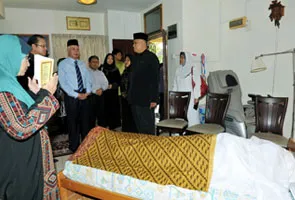 Najib ziarahi jenazah Allahyarham Tan Sri Zuki