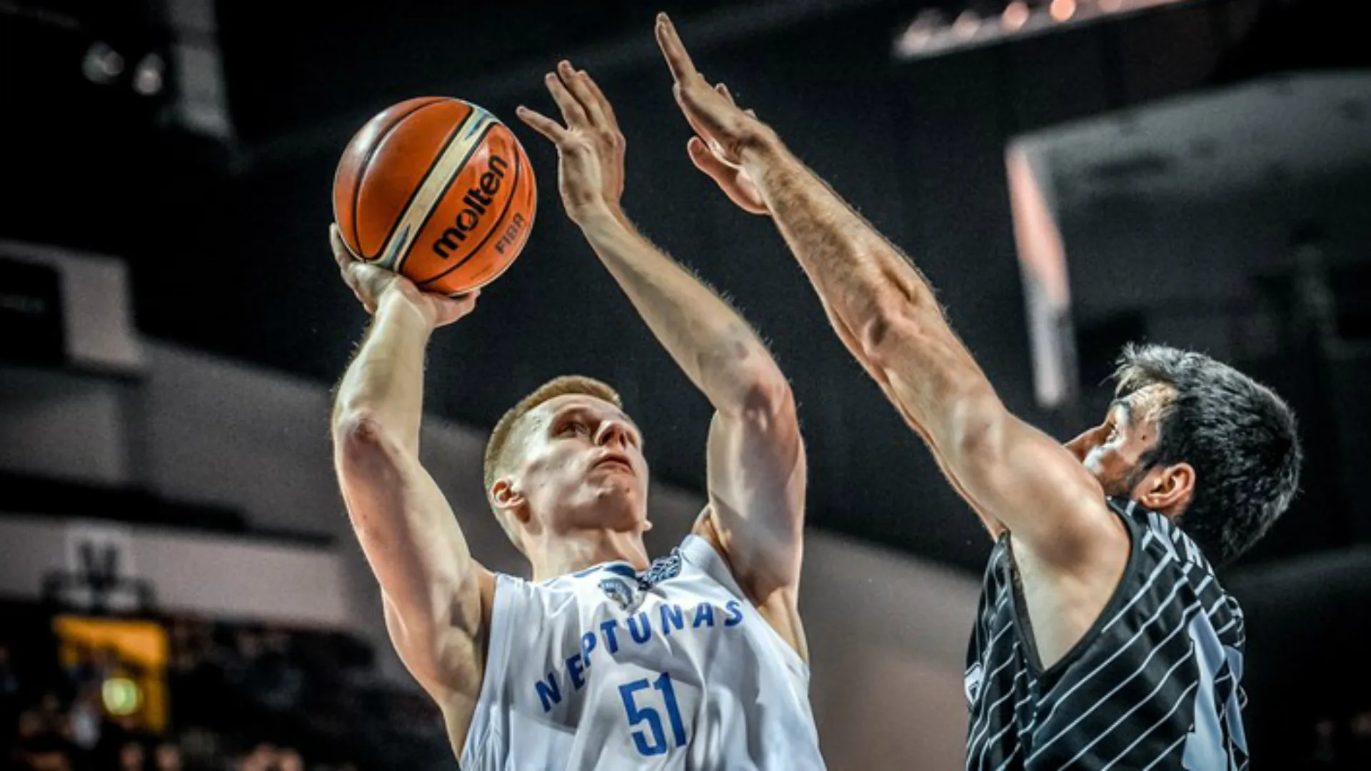 arnasbutkevicius-cropped_19vmfbftkma611cmgd137n59q5.jpg