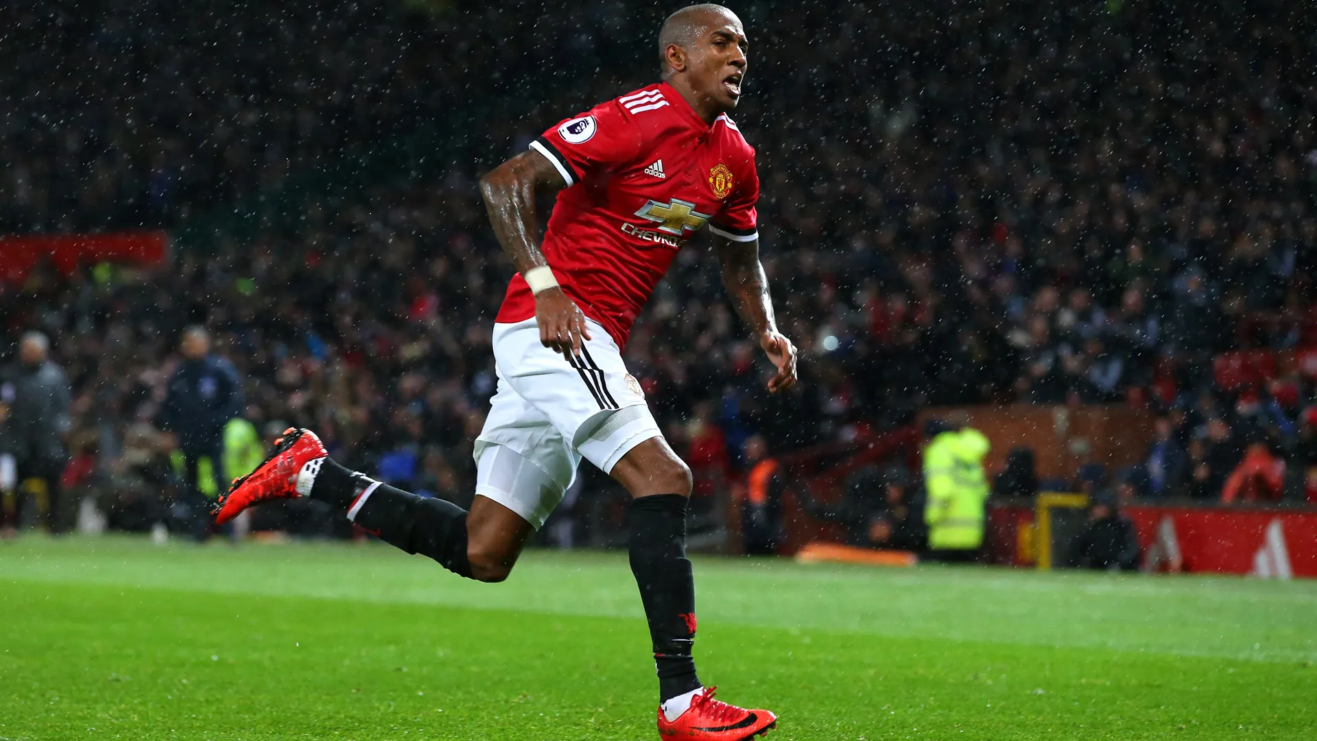ashleyyoung-cropped_1itg4qsrko50w1ovkknbvmpkw0.jpg