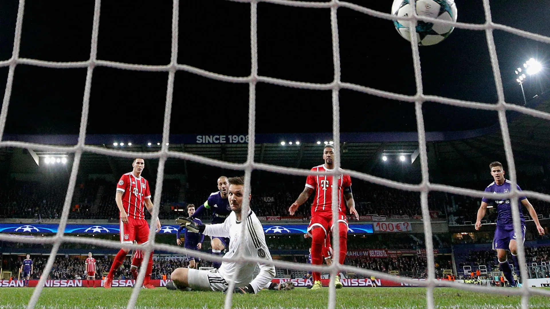 bayern-cropped_1hmv60ig839y01vp20tdloz7em.jpg