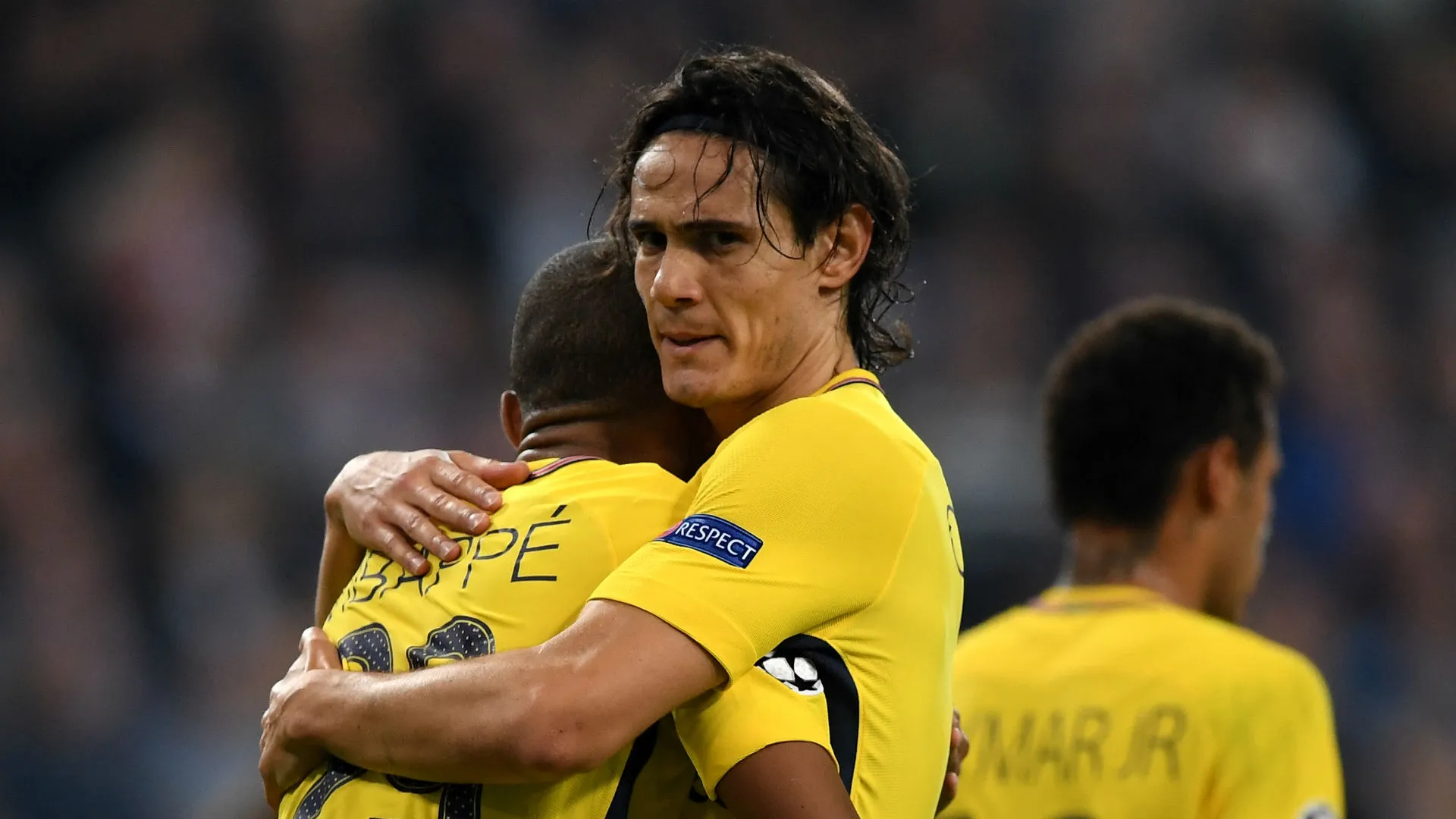 cavani-cropped_b4qk1dhgouvt11x1orjk801yv.jpg