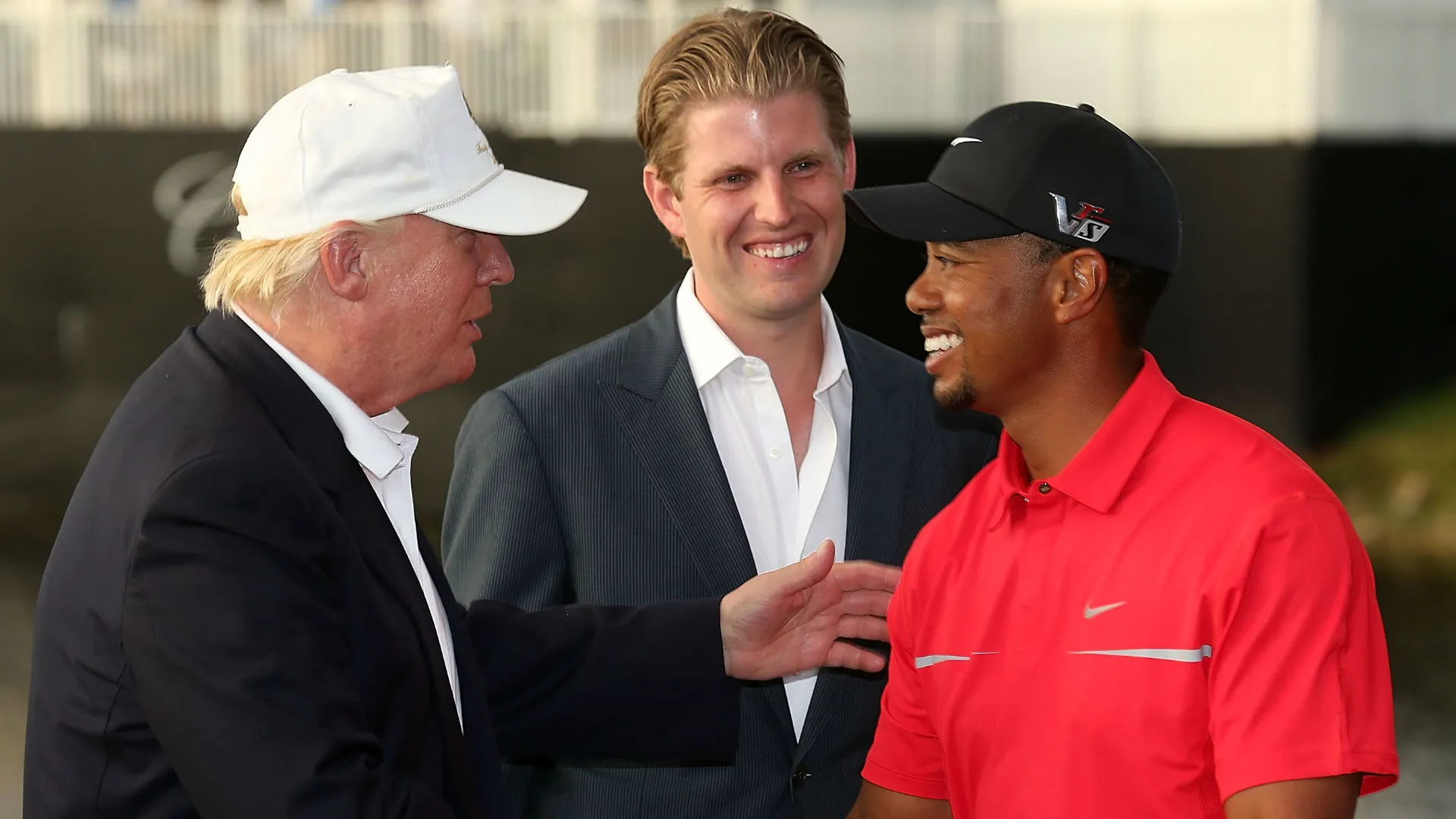 donald-trump-tiger-woods-cropped_11j99juncd6vr1idrbefjx8xnv.jpg
