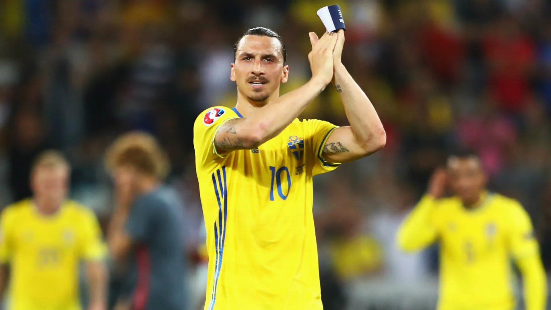 ibrahimovic-cropped_1178vy20eehob1enw8y7sw58ng.jpg