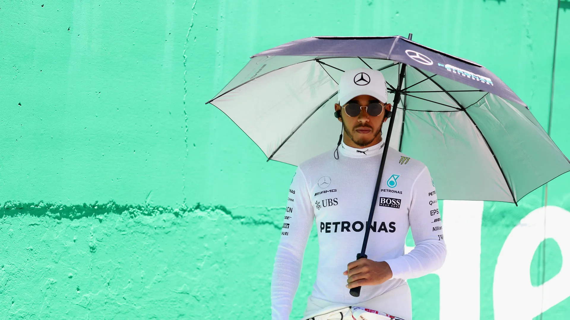 lewishamilton-cropped_2zzejq51x1u81lq8wla20mf84.jpg