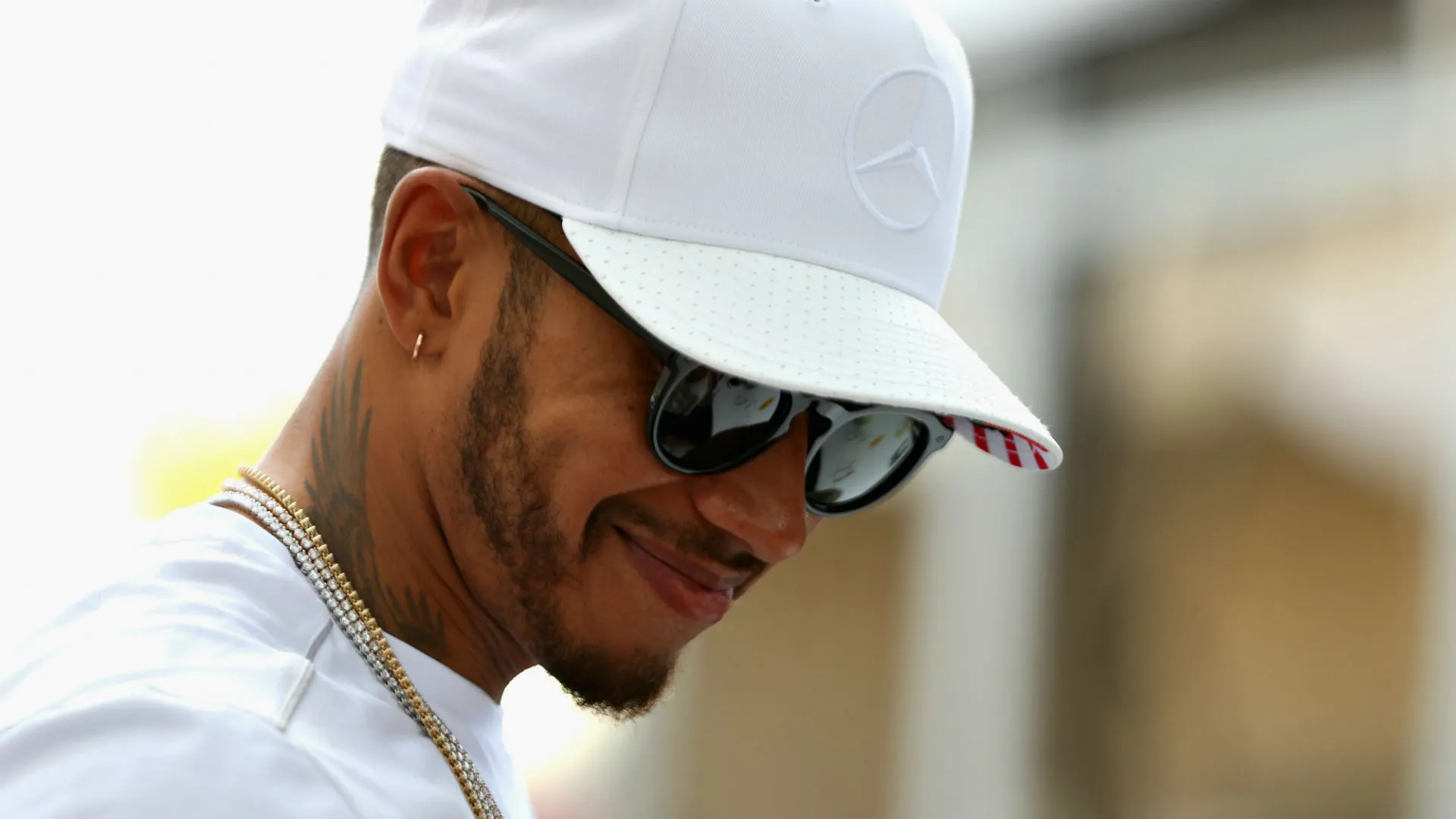 lewishamilton-cropped_7owfkbk3obk21nb3cfuw3bh9v.jpg