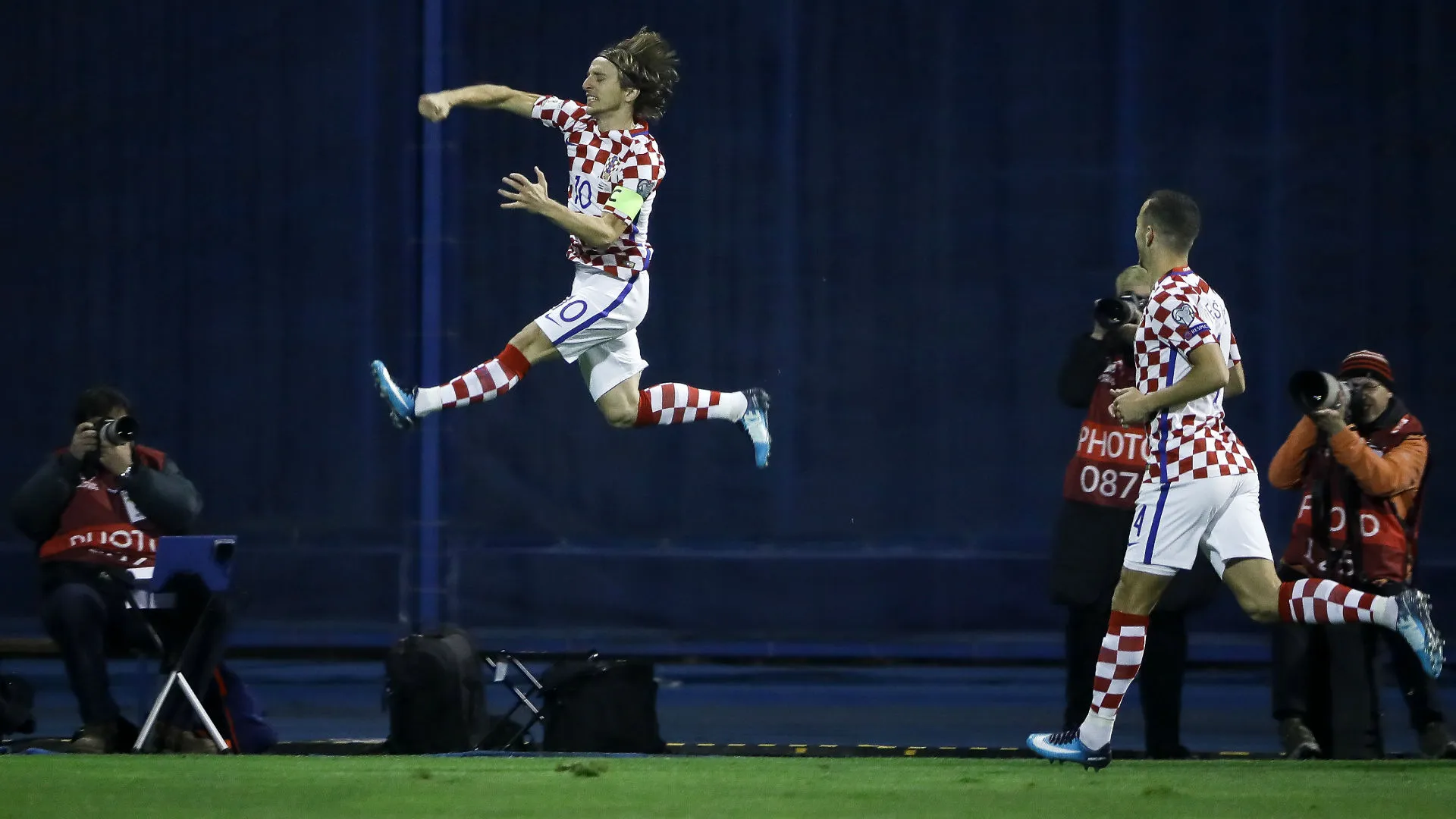 luka-modriccropped_1h0cl21epsq8p1fvbzg5q5xmnw.jpg