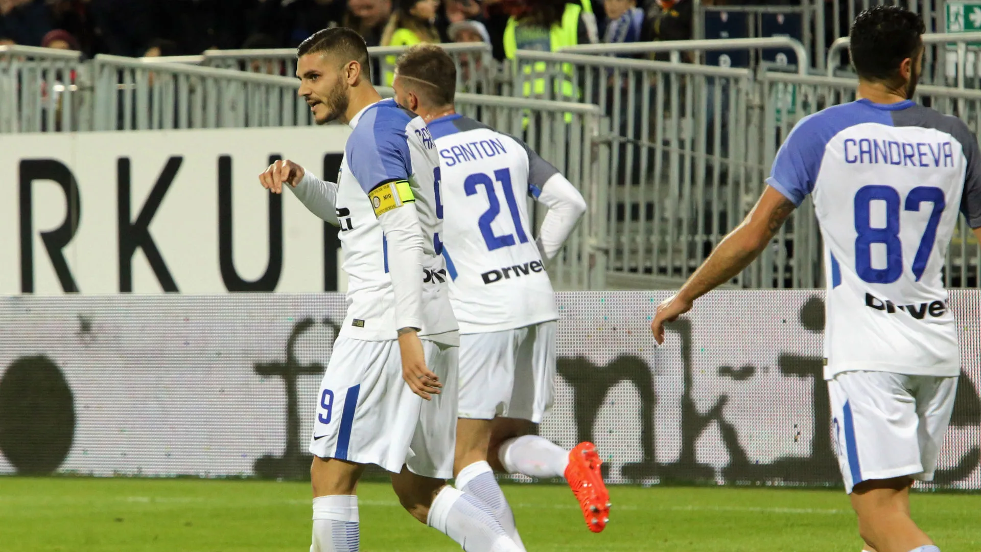 mauro-icardi-cropped_a1fo423jxctw1rogposurqus9.jpg