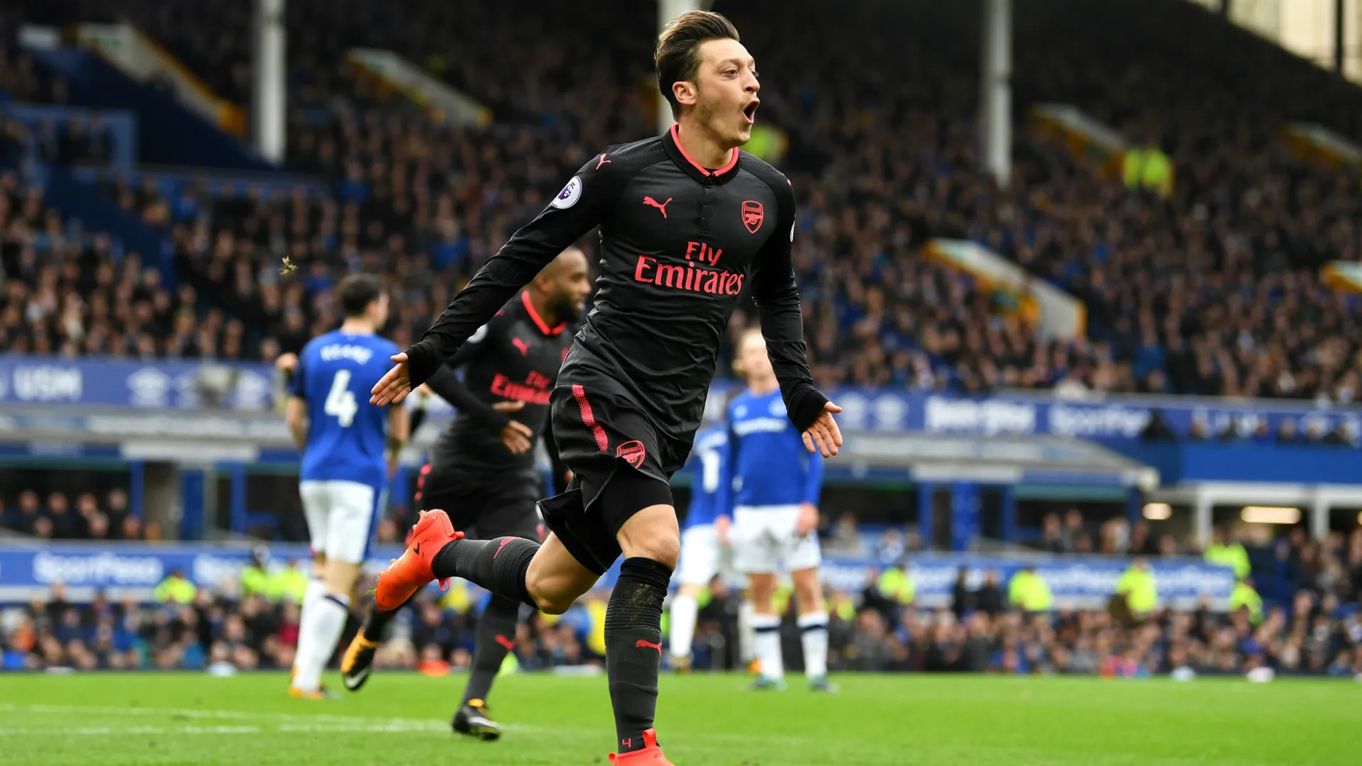 mesut-ozil-cropped_6a8vik53i3dmzil5dx9v56b2.jpg