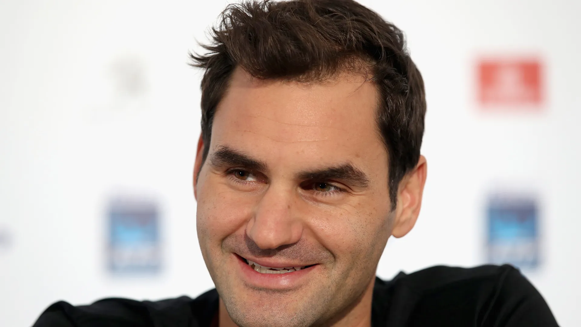 rogerfederer-cropped_1fkx4fbbbty6f1jod9e2frxmn2.jpg
