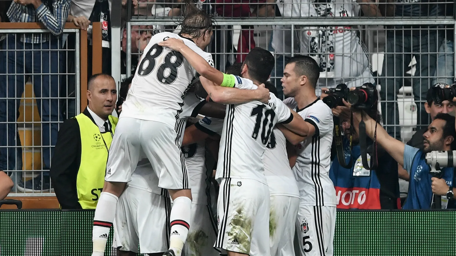 talisca_1bo0msfvqvo2s1oocb8oykc7lf.jpg