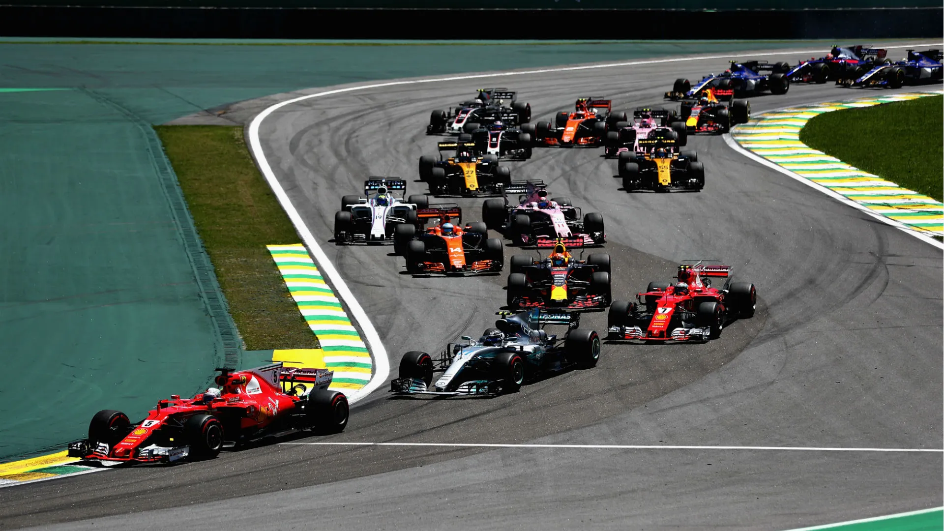 vettel-cropped_e048nqtthl4w1uym723ns15e7.jpg