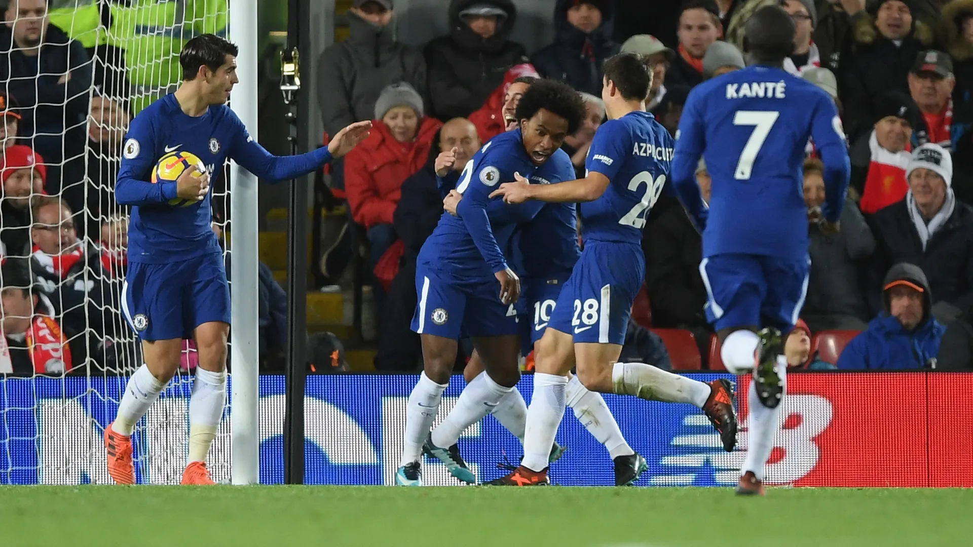 willian-cropped_15ycn317fkgrj1rft5mja77yze.jpg