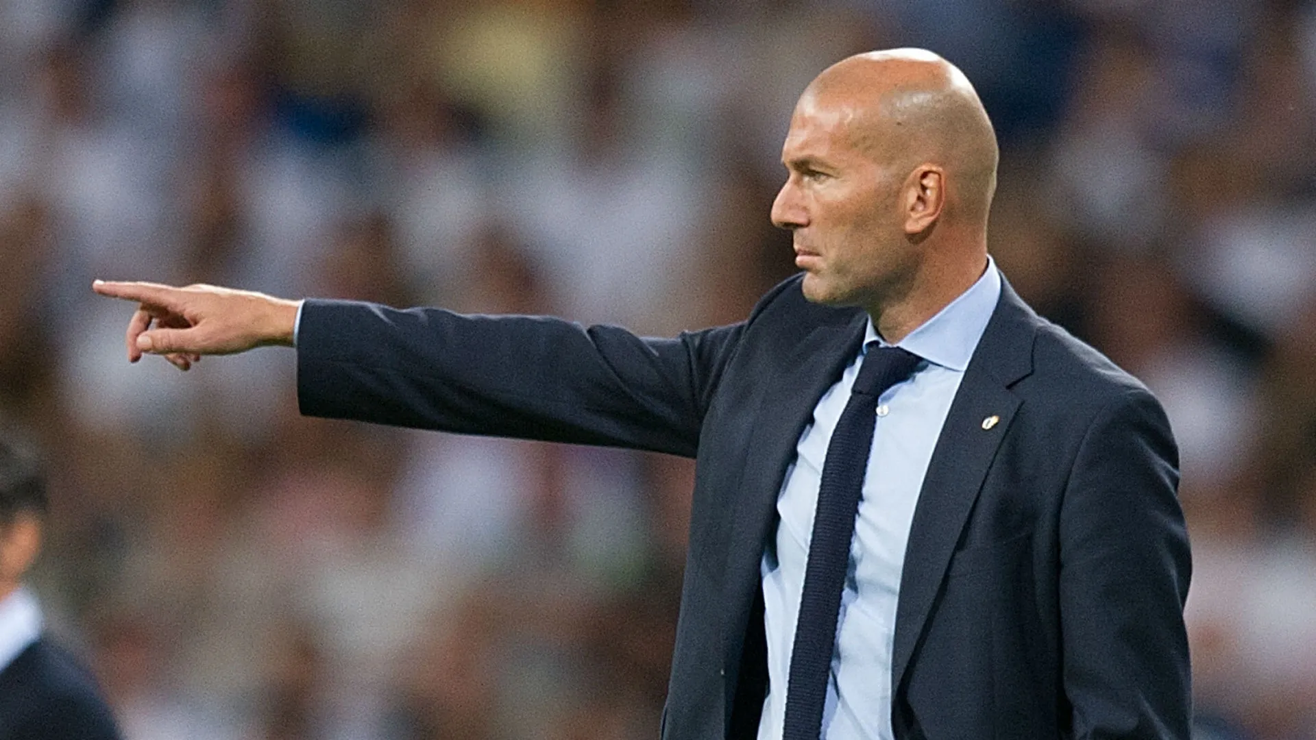 zinedine-zidane-cropped_15zudajykj8rv1r2fq6zrcwl8y.jpg