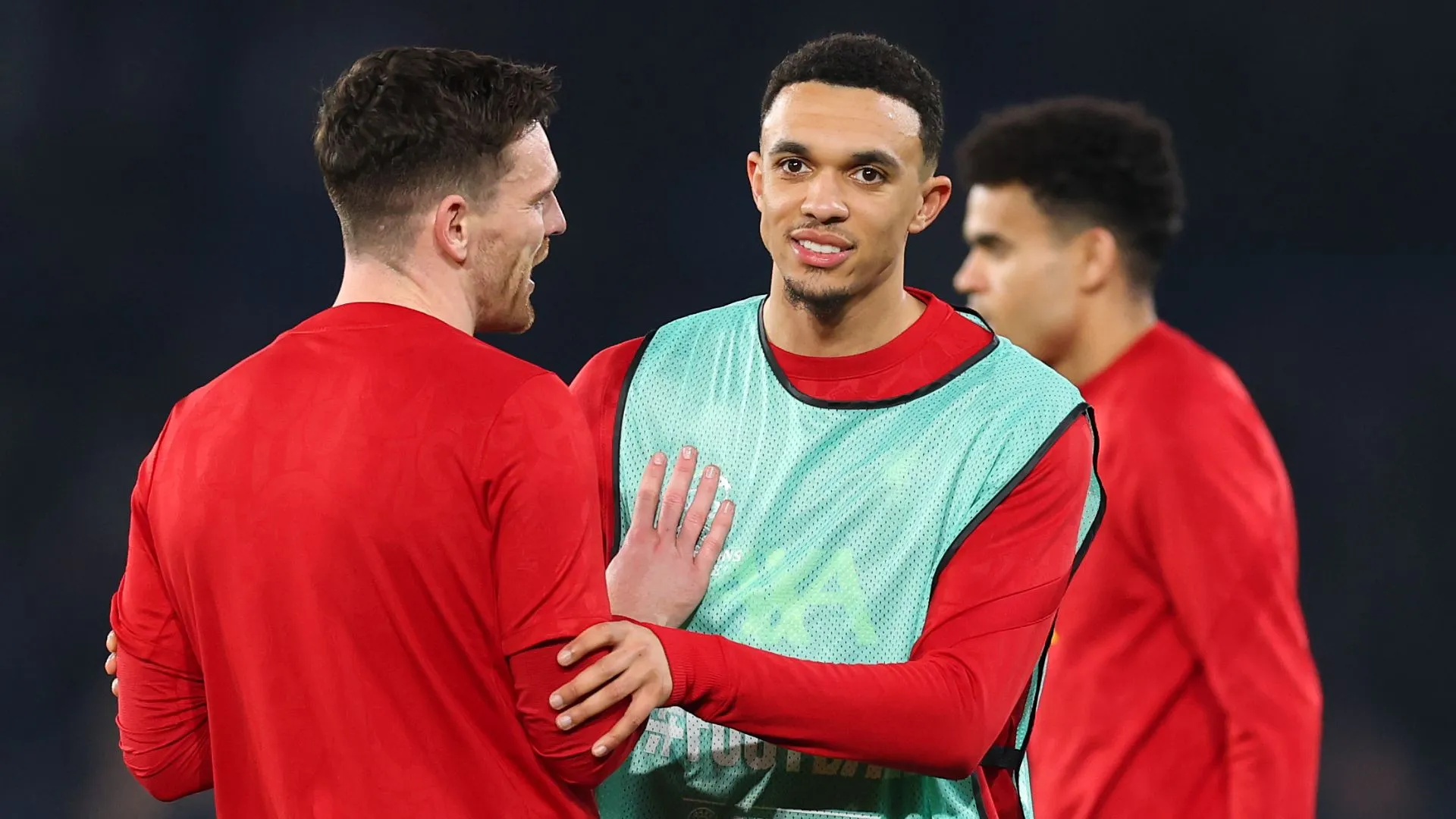andrew-robertson-trent-alexander-arnold_aaeu45wkfae212czchv14271x.jpg