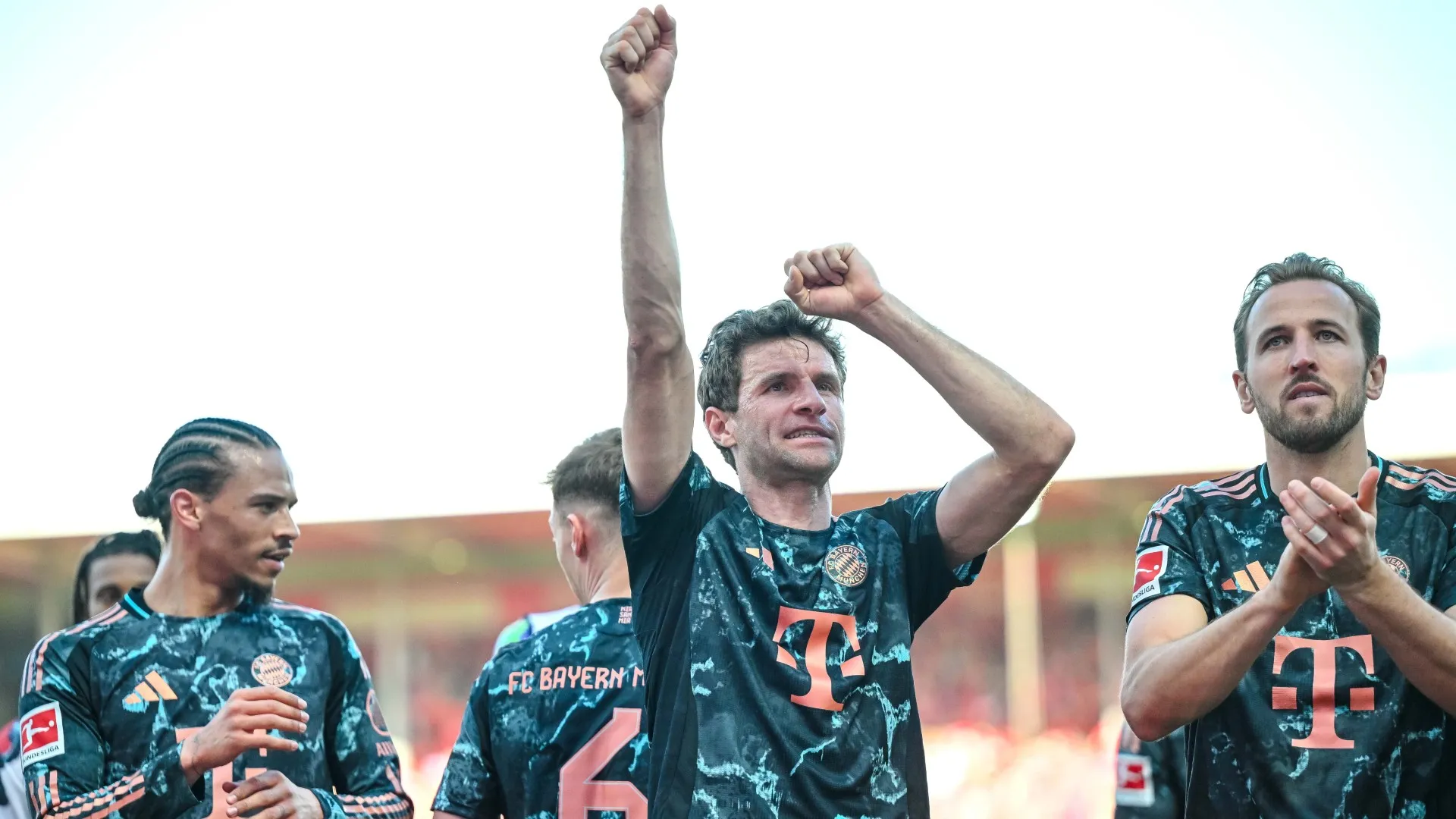 bayern-munich-celebrate_1petlyds8e3h1sb32x74sogpw.jpg