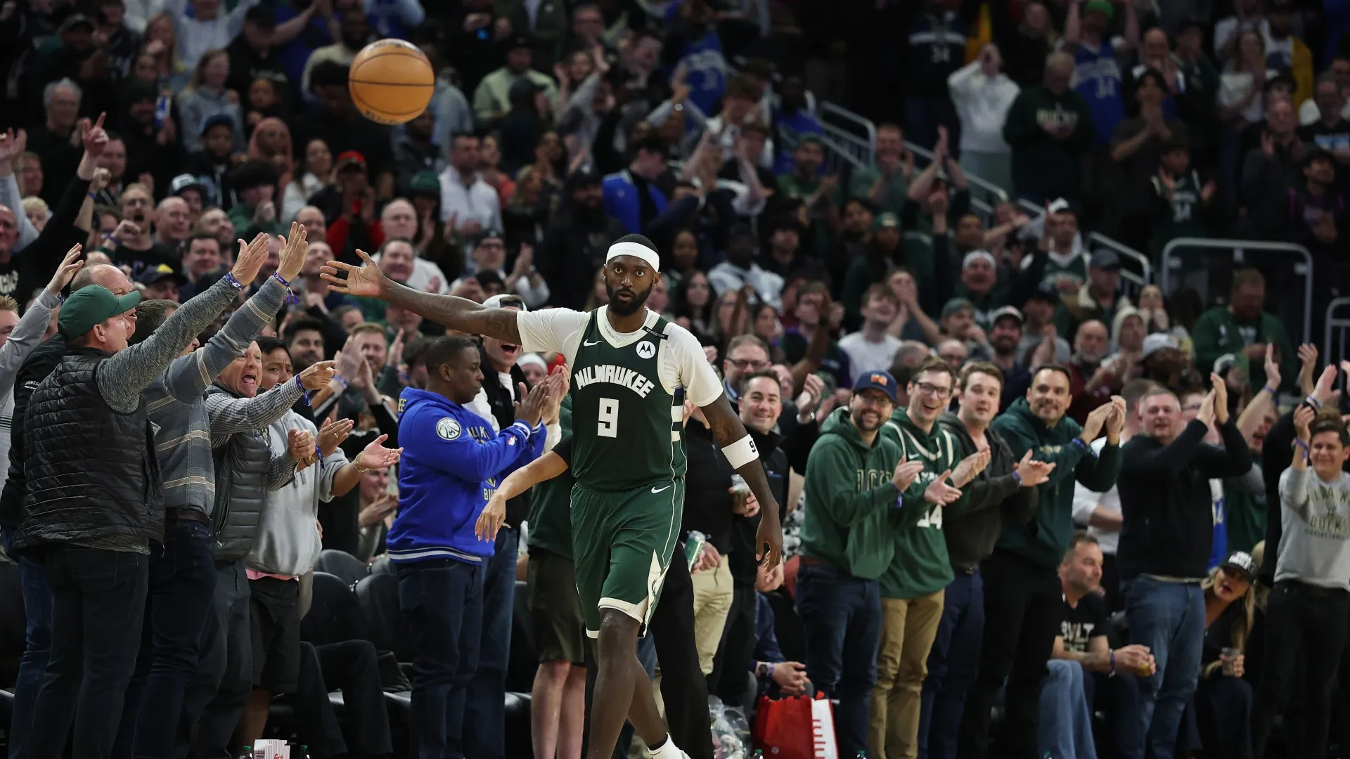 bucks-win_76hq0wtn2dn117mm18gbck9ew.jpg