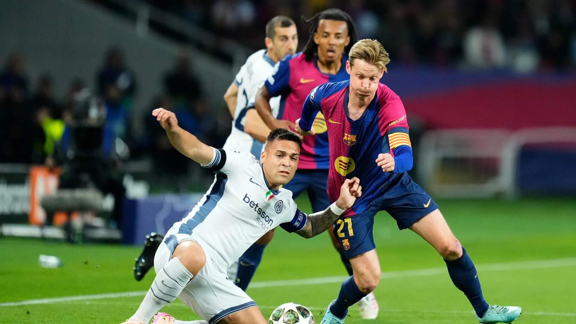 de-jong_7w49tjbsrjf713ea3138qvgyx.jpg