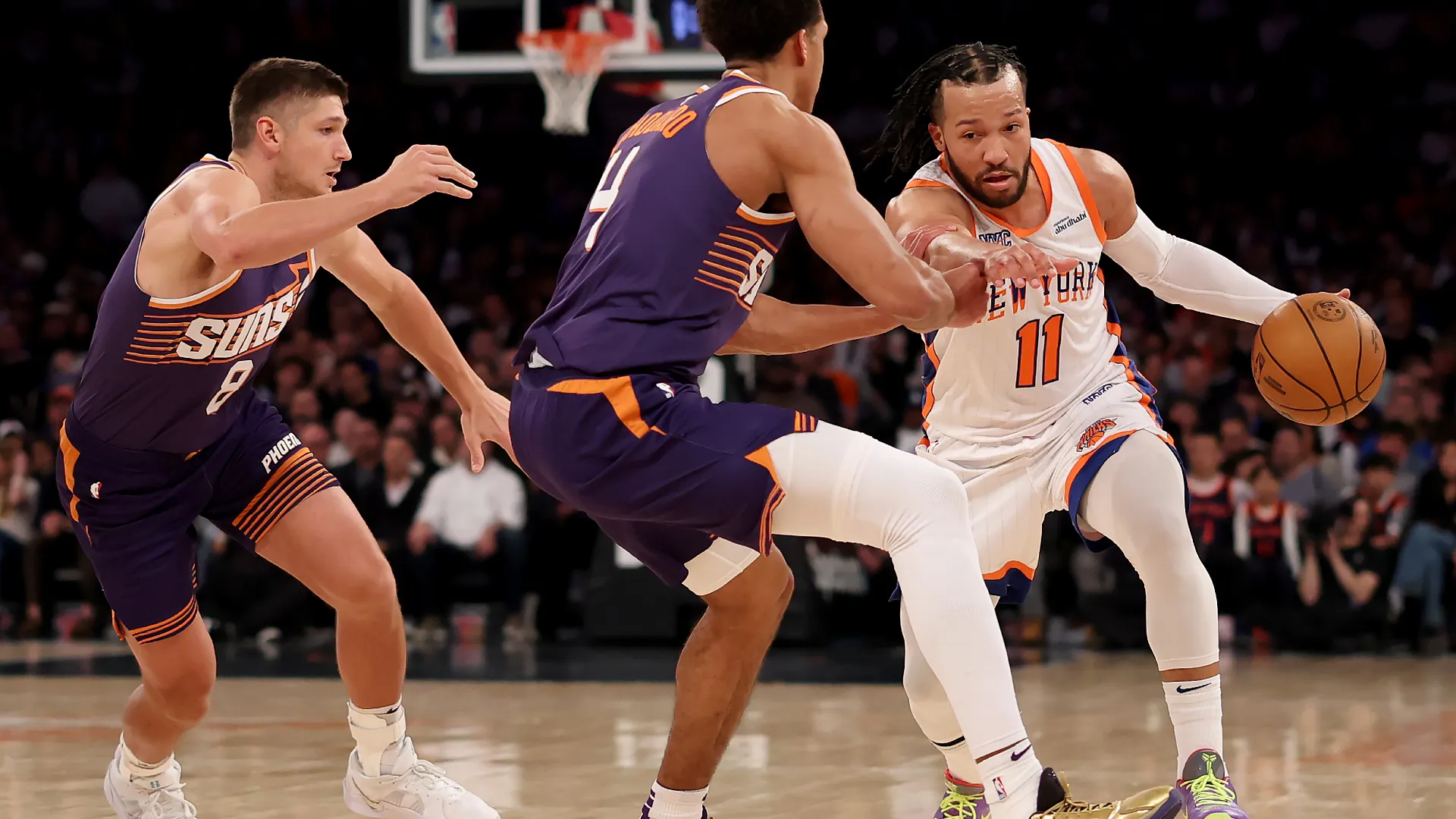 jalen-brunson-dribbles-on-his-return-from-injury-for-the-new-york-knick8fntnjjowdlu1kqh10pvvn2zy.jpg