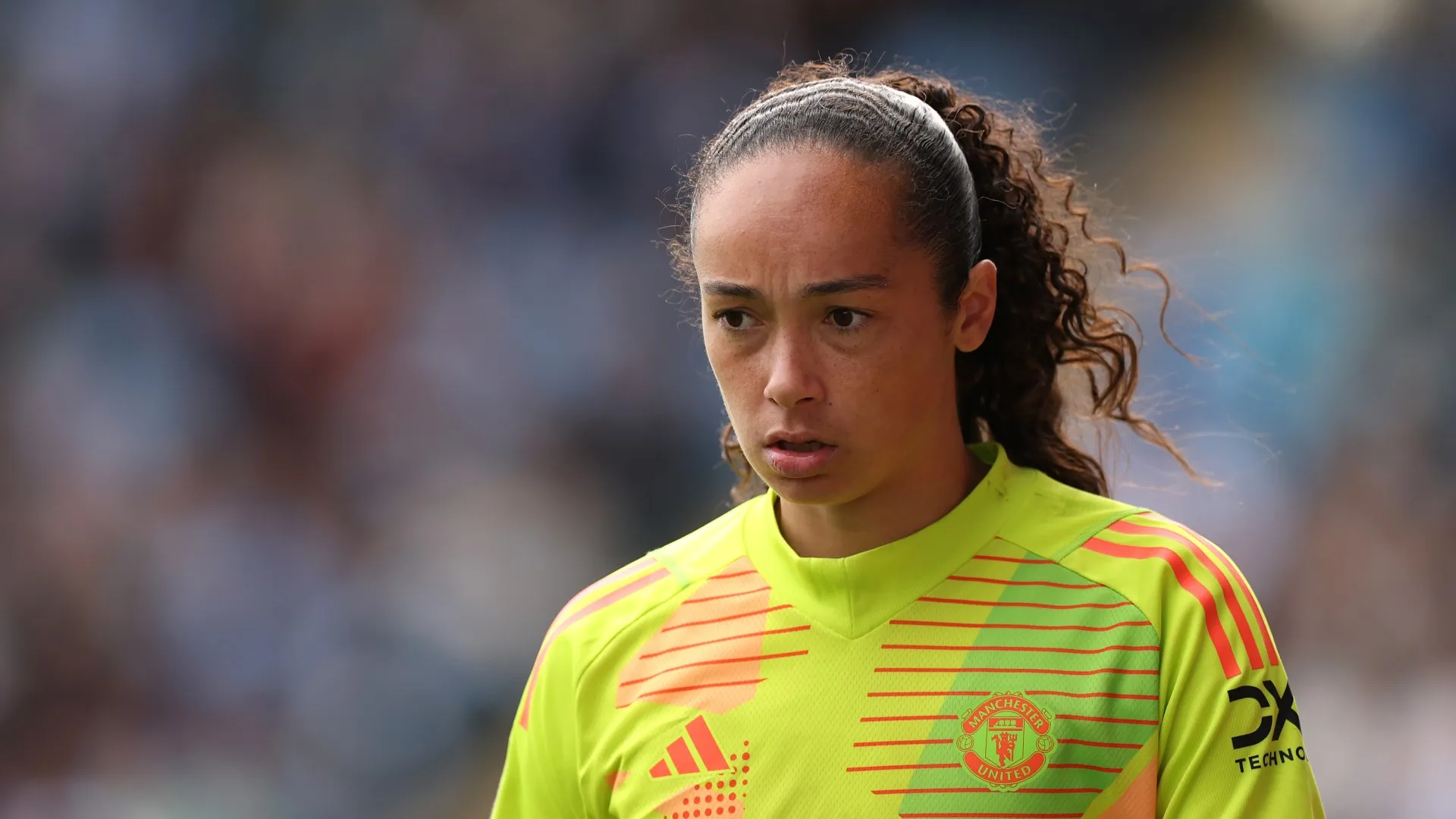 manchester-united-womens-goalkeeper-phallon-tullis-joyce_1n30i6az70h6e17196glq5tv3s.jpg
