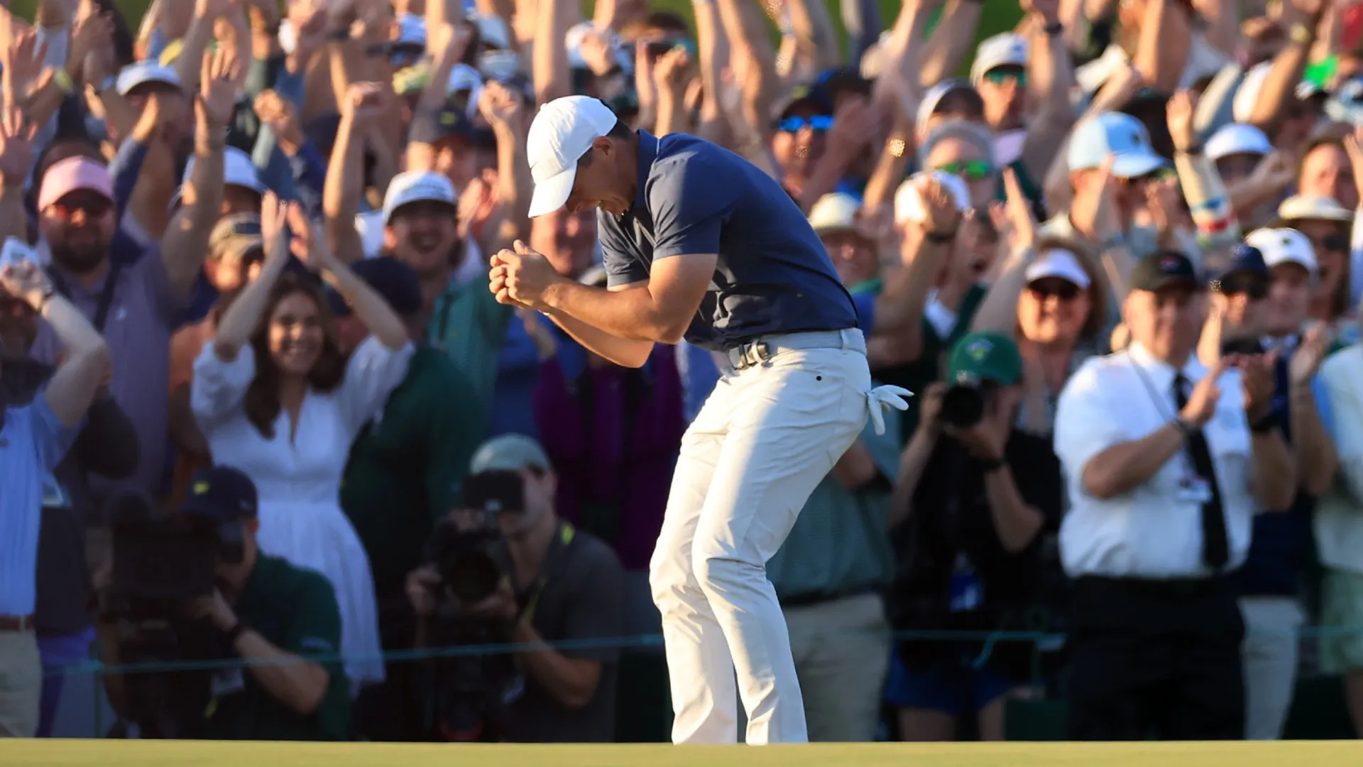 mcilroy_kdoc4eehysob1s3pz33ver3xl.jpg