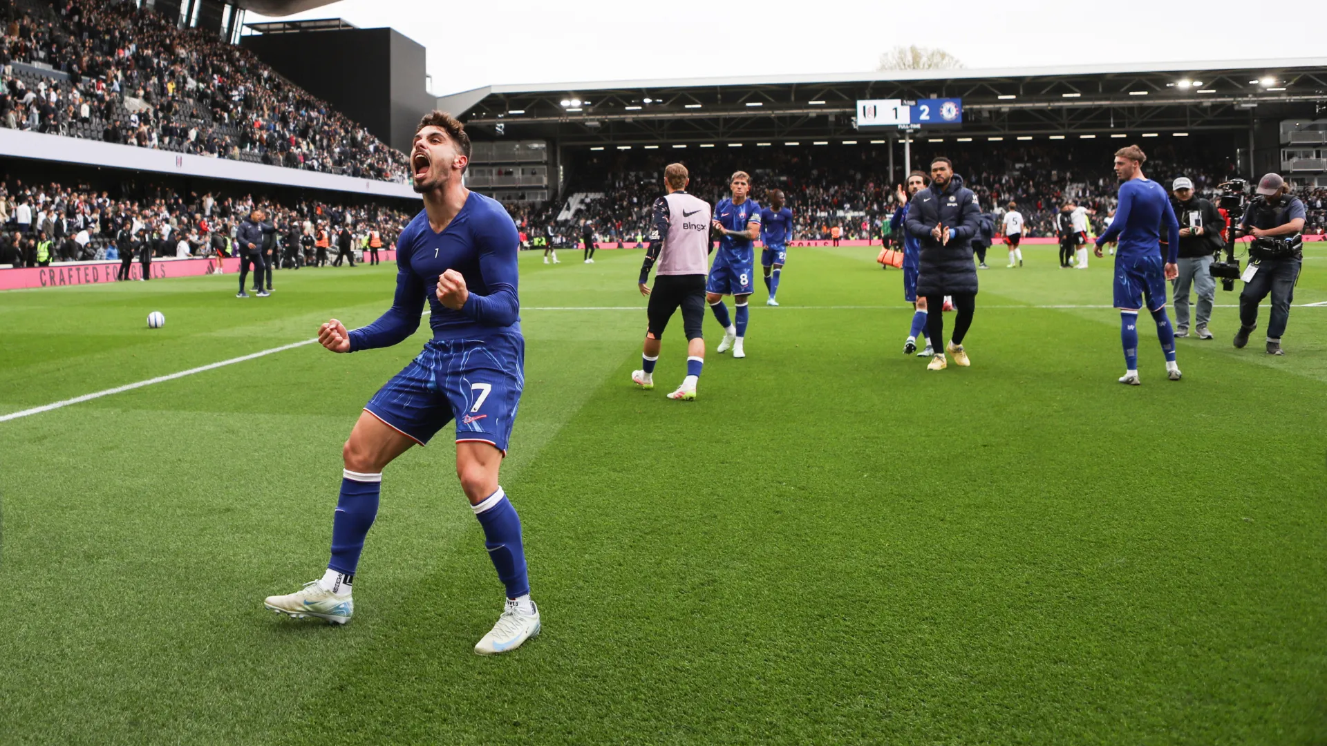 pedro-neto-celebrates-his-injury-time-winner-against-fulham_14b8cm5tvrtqj1pgqcsoozjfq2.jpg