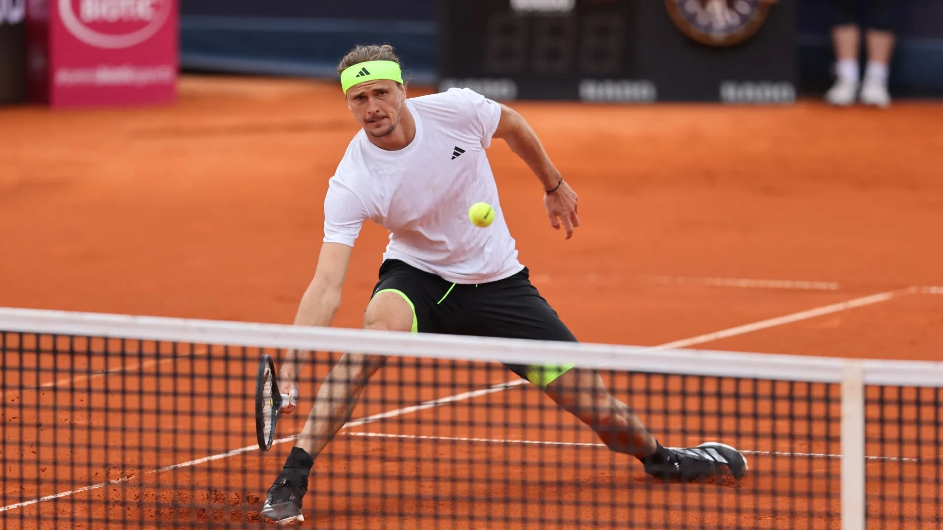 zverev_16vqhe59phgzn1j17bd25zbip4.jpg
