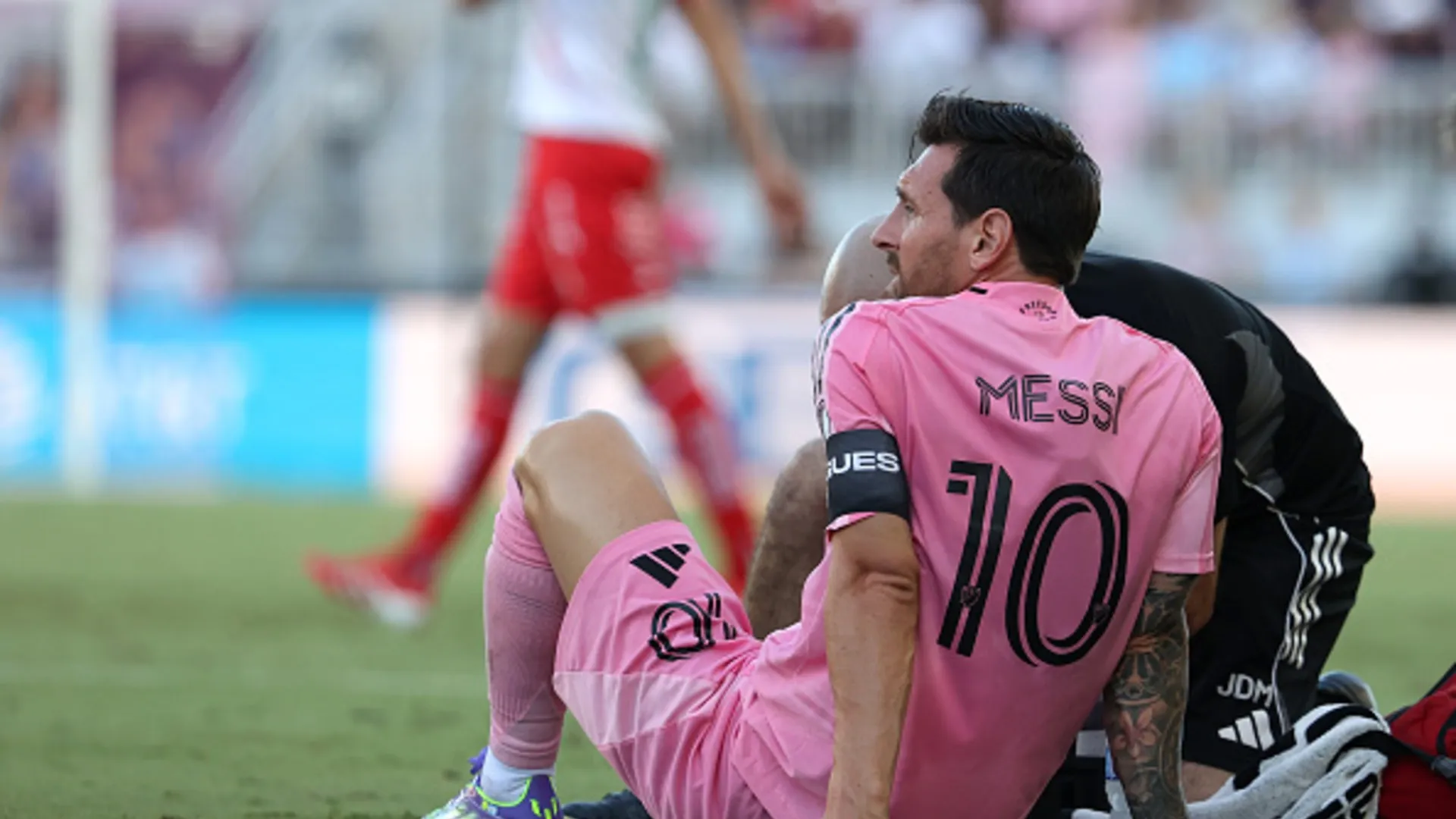 messi-injured_stau8lu8lbn51s2v3kcx6xuar.jpg