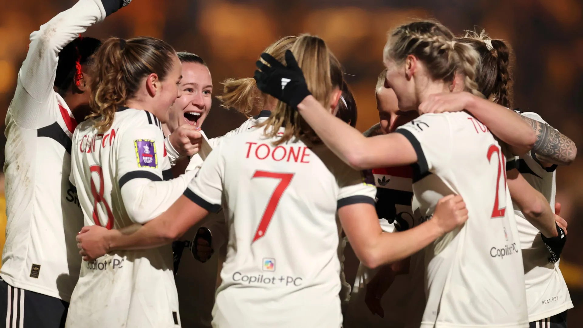 aoife-mannion-of-manchester-united-celebrates-scoring-against-wolves_2m9xafkg8z851vad5j67brq98.jpg