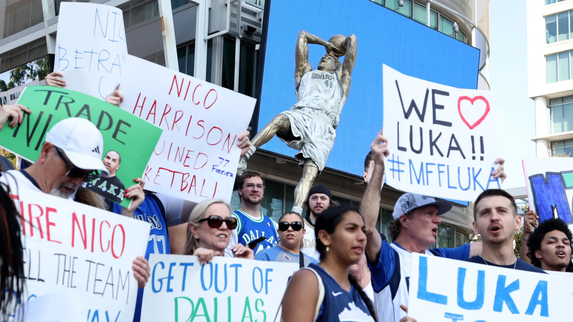 dallas-mavericks_83nwgtd51fax14wkf8pib44p4.jpg