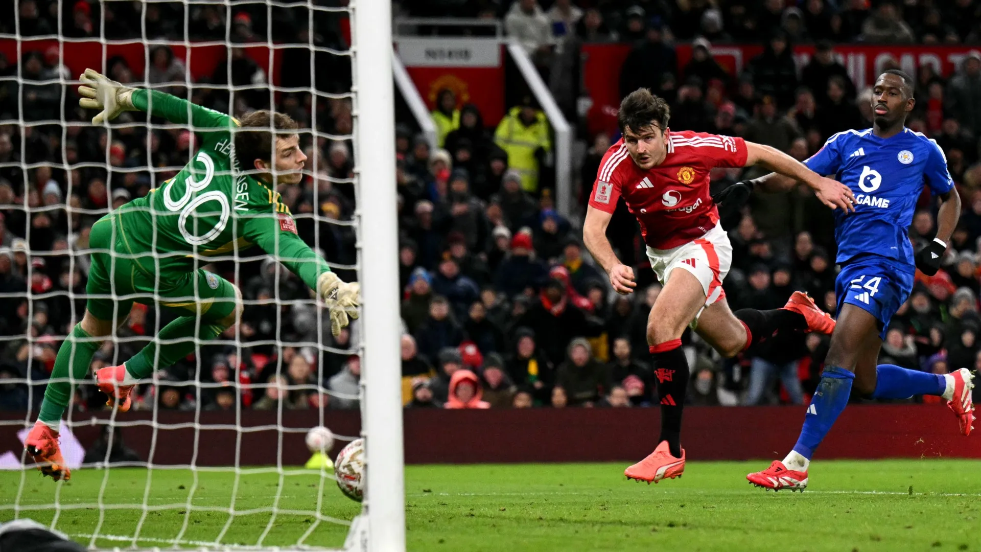 harry-maguire_1fl9xst26rx1o10b75jb876ih0.jpg
