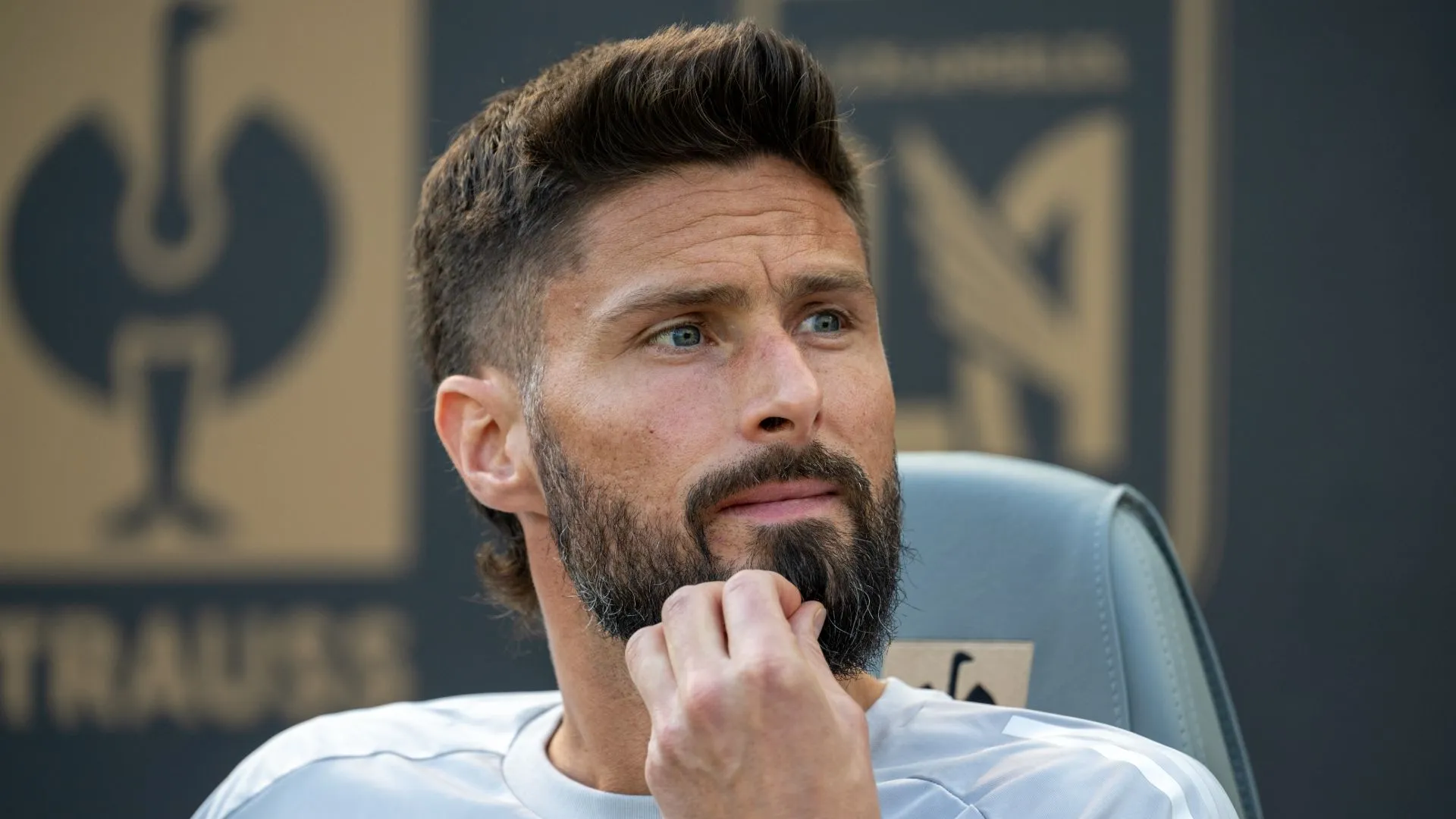 olivier-giroud_mviummbsts2r135wkvr2lb7f9.jpg