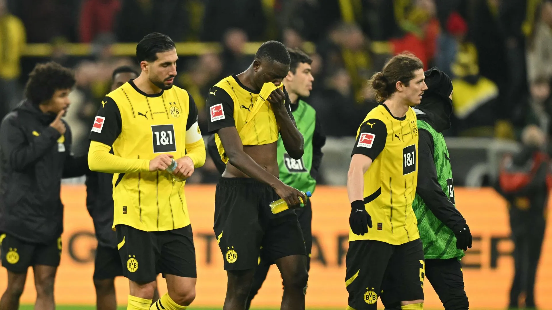 borussia-dortmund_1osje54h1bmnm1w4zpc140pl8b.jpg