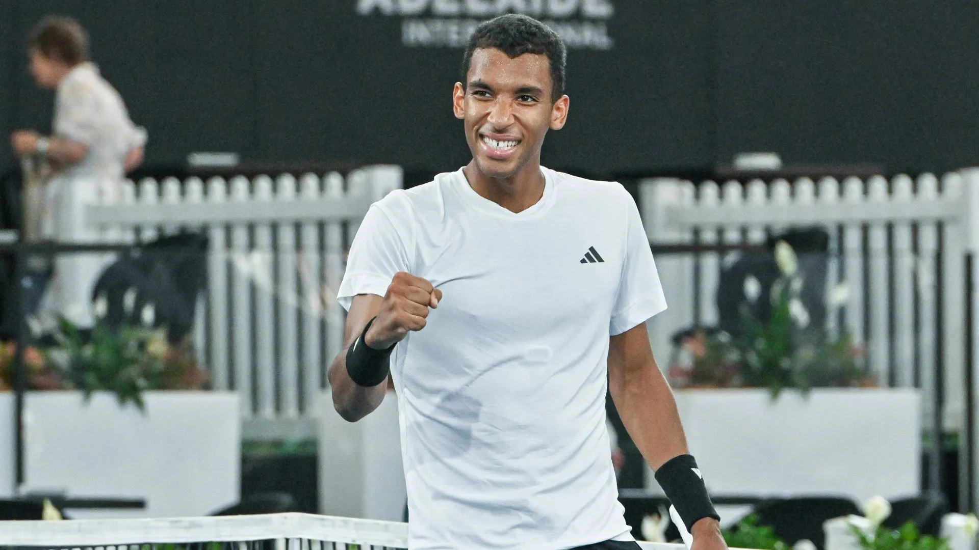 felix-auger-aliassime_17ir30r7x4oj91x0h4o2lhpfy9.jpg