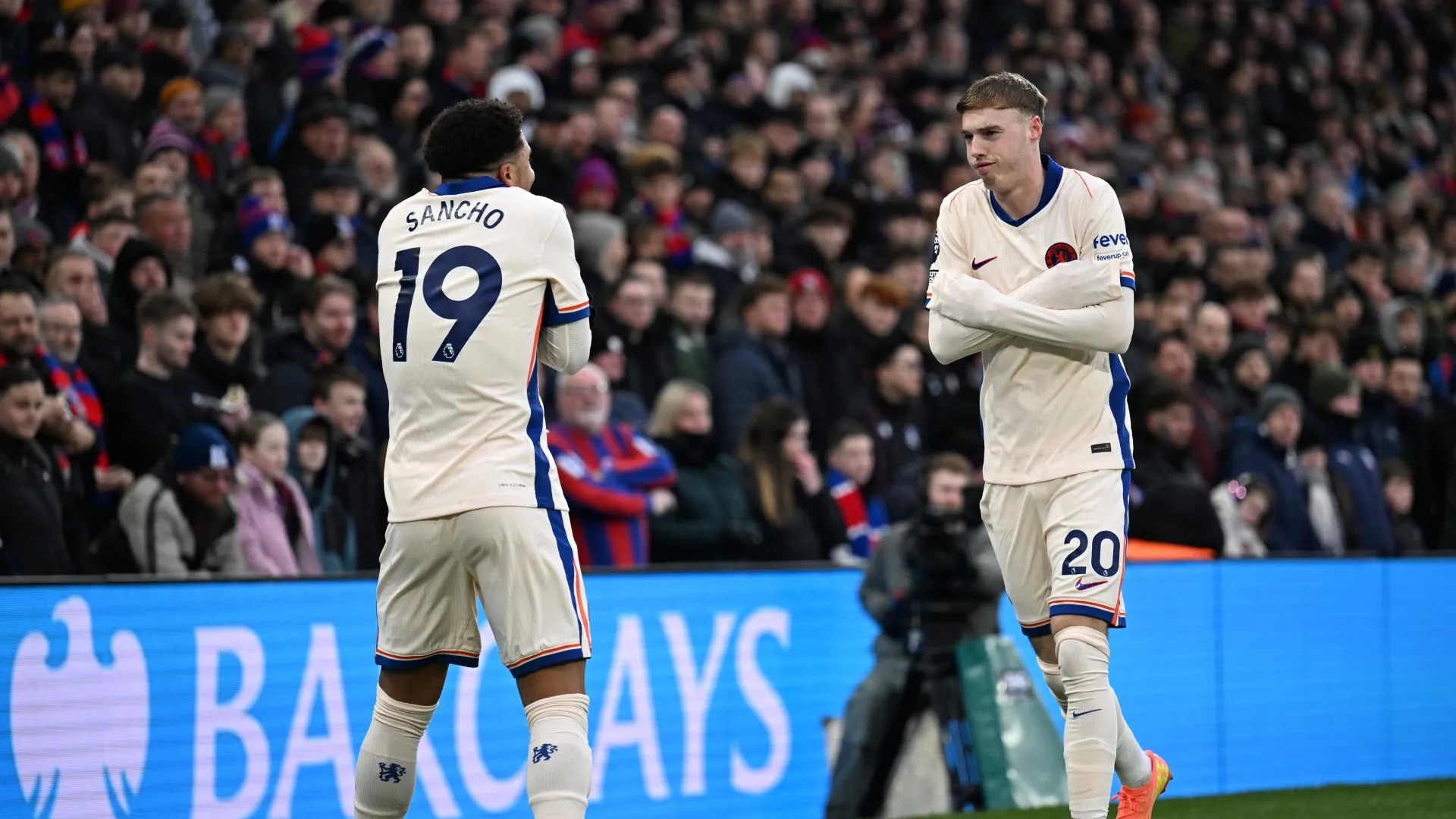 jadon-sancho-and-cole-palmer_1wa3k6uyzidrd1afsd2yji2rw0.jpg