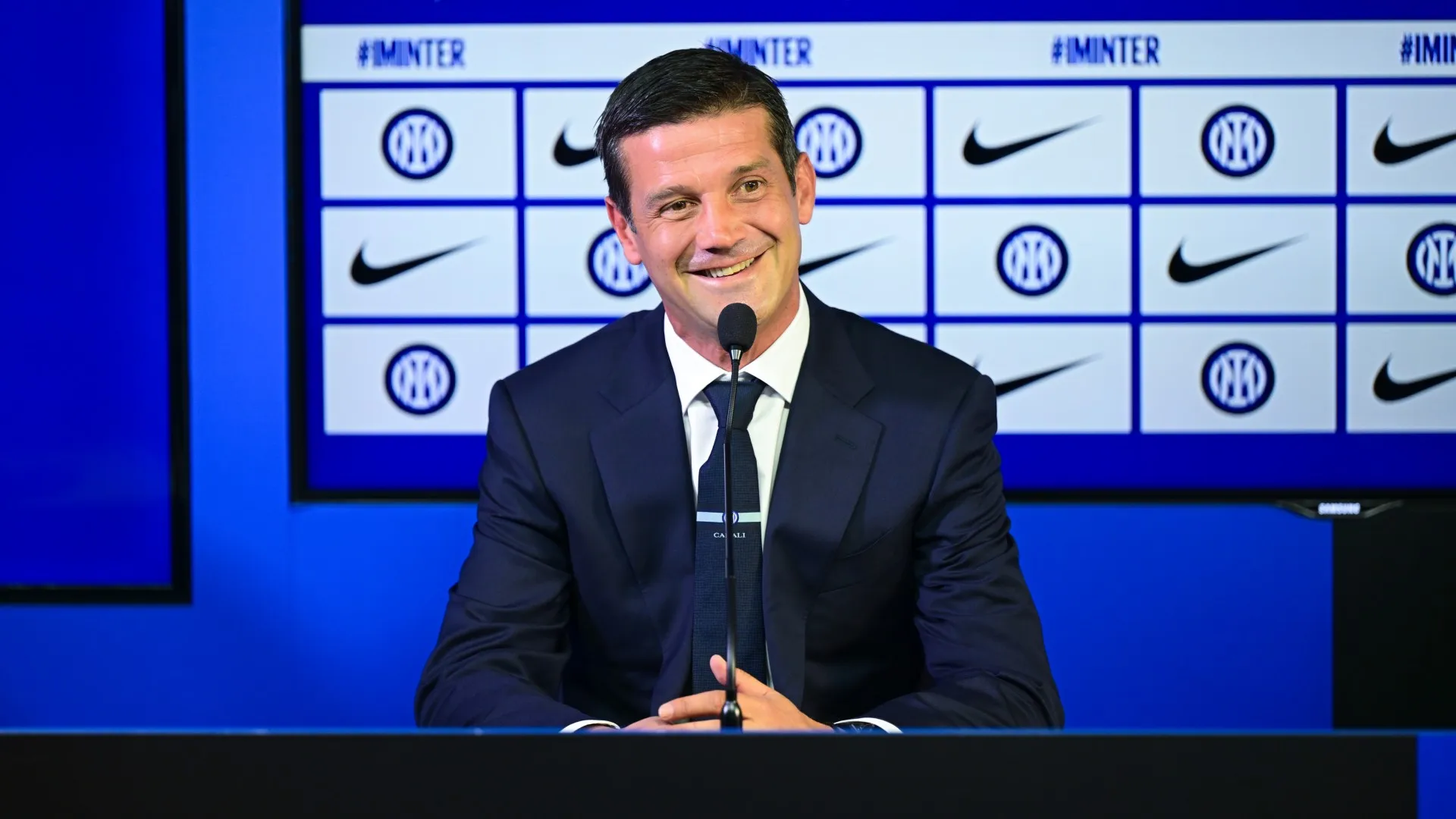 chivu_1cpz3bv7vewyx15om1a16rcc6y.jpg