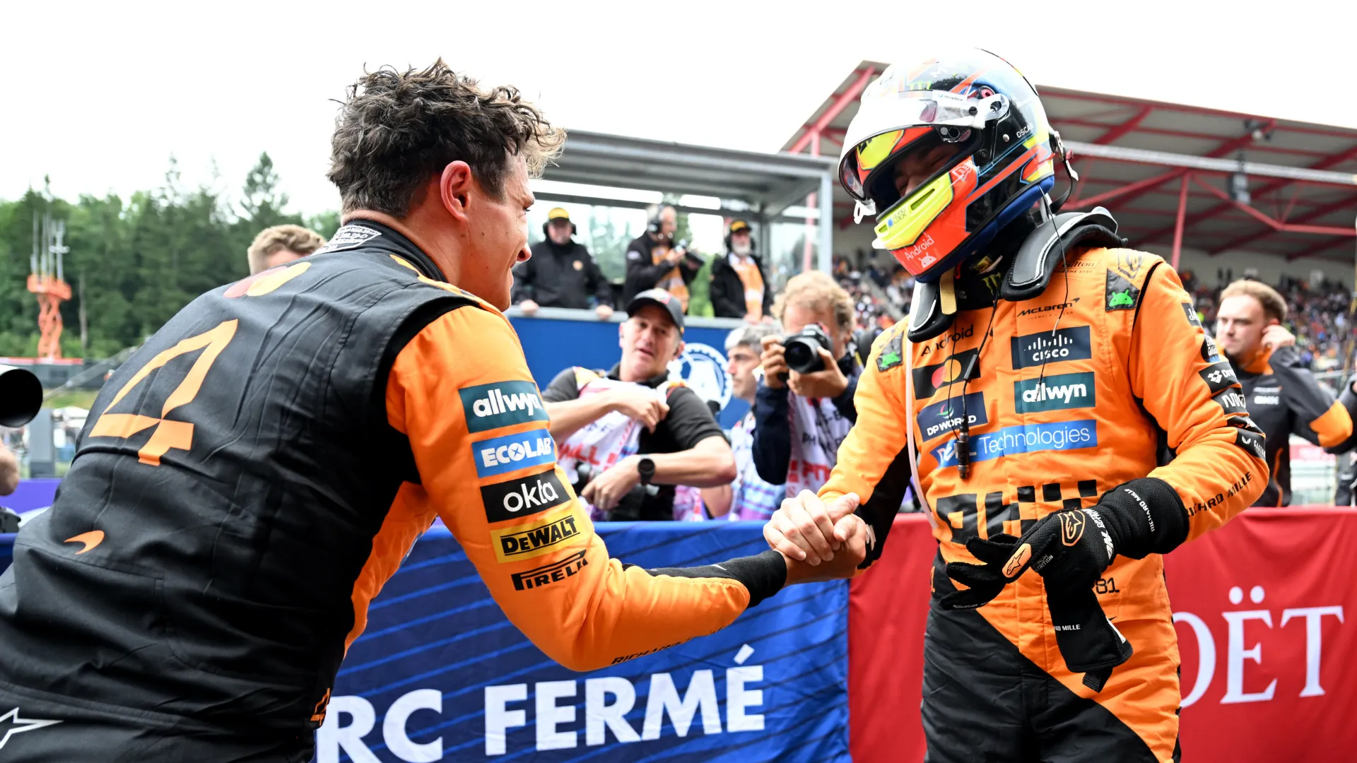 lando-norris-and-oscar-piastri_1h7qwjrgyndni16qarujsi6ryl.png