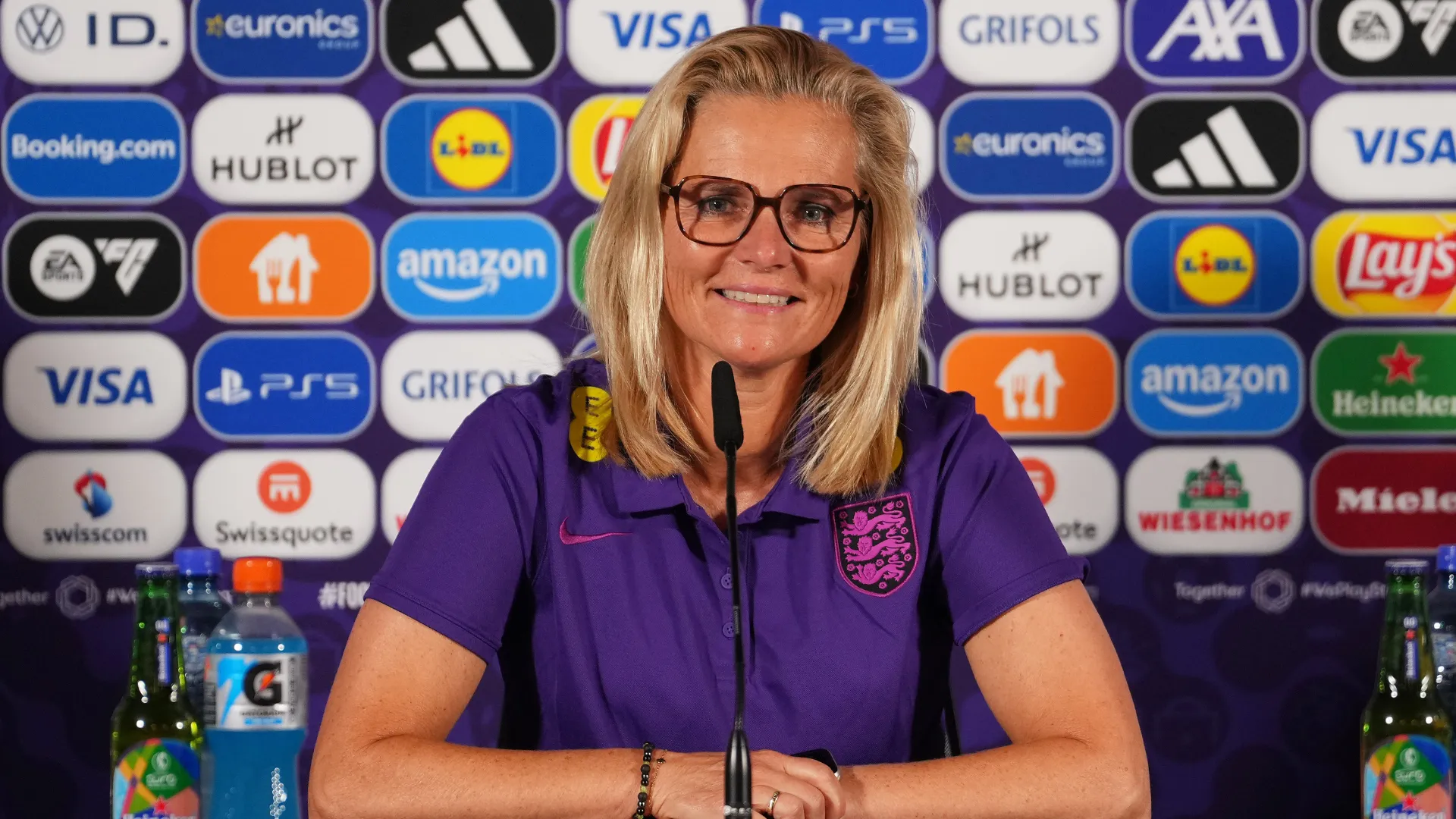 sarina-wiegman_19a28htf5xl3e1jmrwlhwirpu6.png