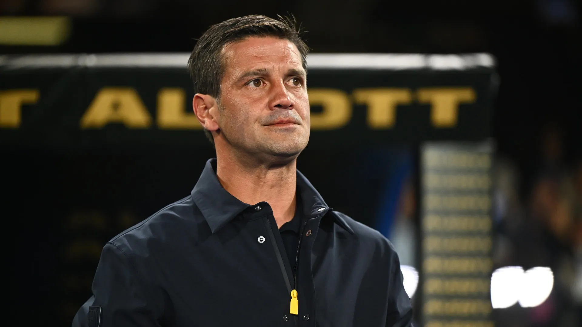 chivu_w3ck9blxrgtm1kuq6bgio32j5.jpg