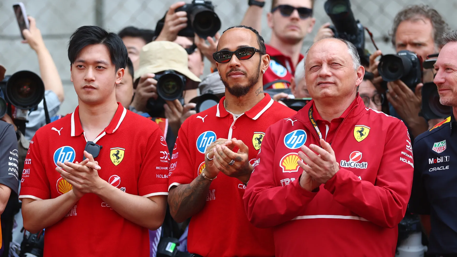 lewis-hamilton-and-fred-vasseur_tjg67uldsqgi182mtcicecs3d.png
