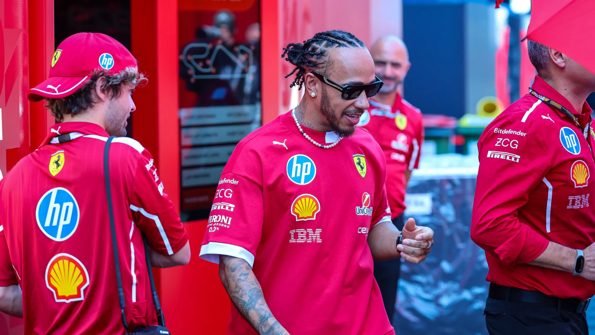 lewis-hamilton_qoc238s3xyix140herfqrpd2n.jpg