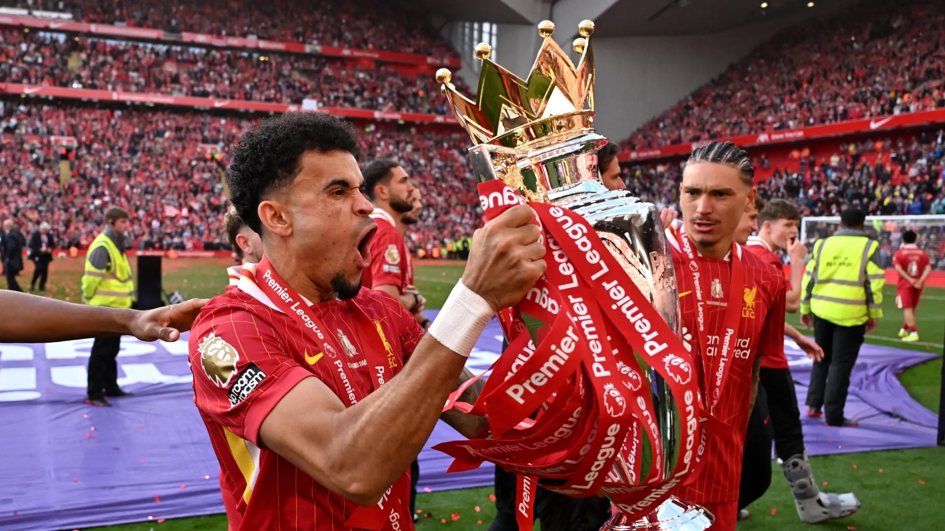 luis-diaz_ef8gnbmoxuqc1l3vzlleaik13.jpg