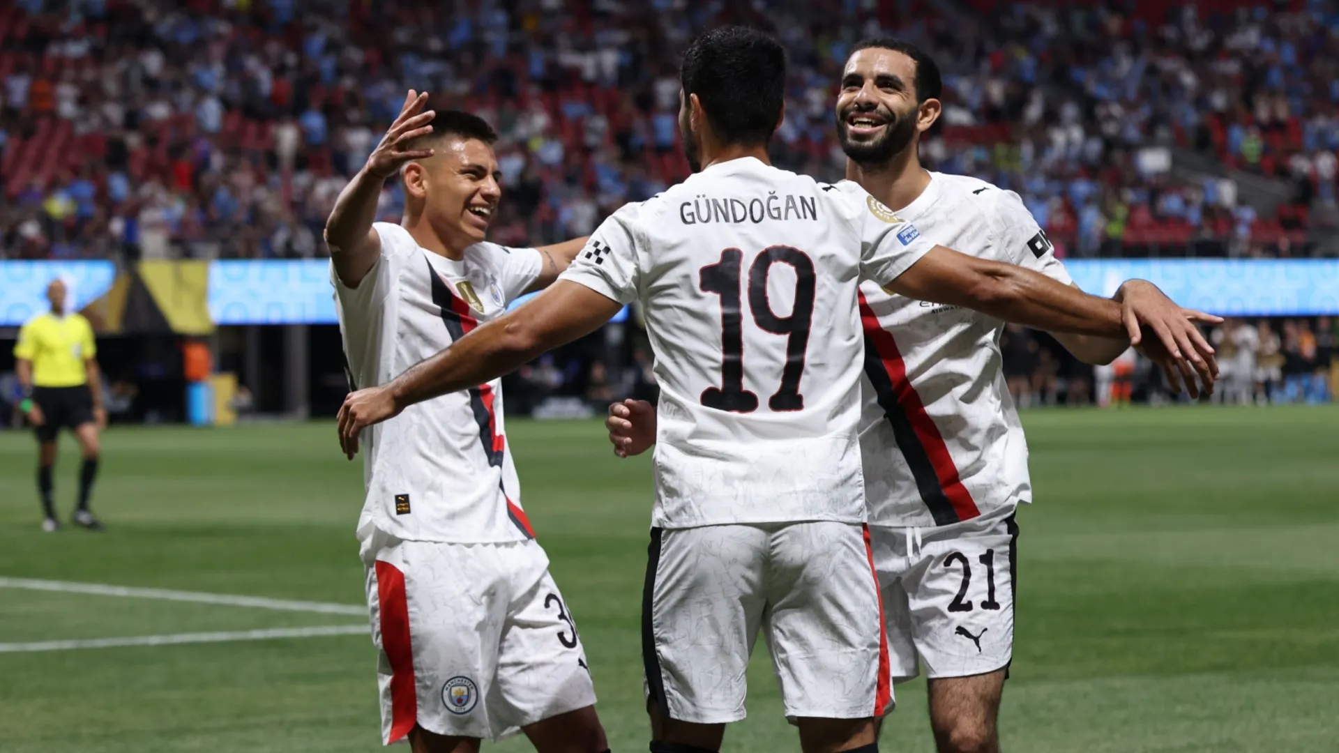man-city_1ruufu0ev844c1xrnedwwmbo7h.jpg