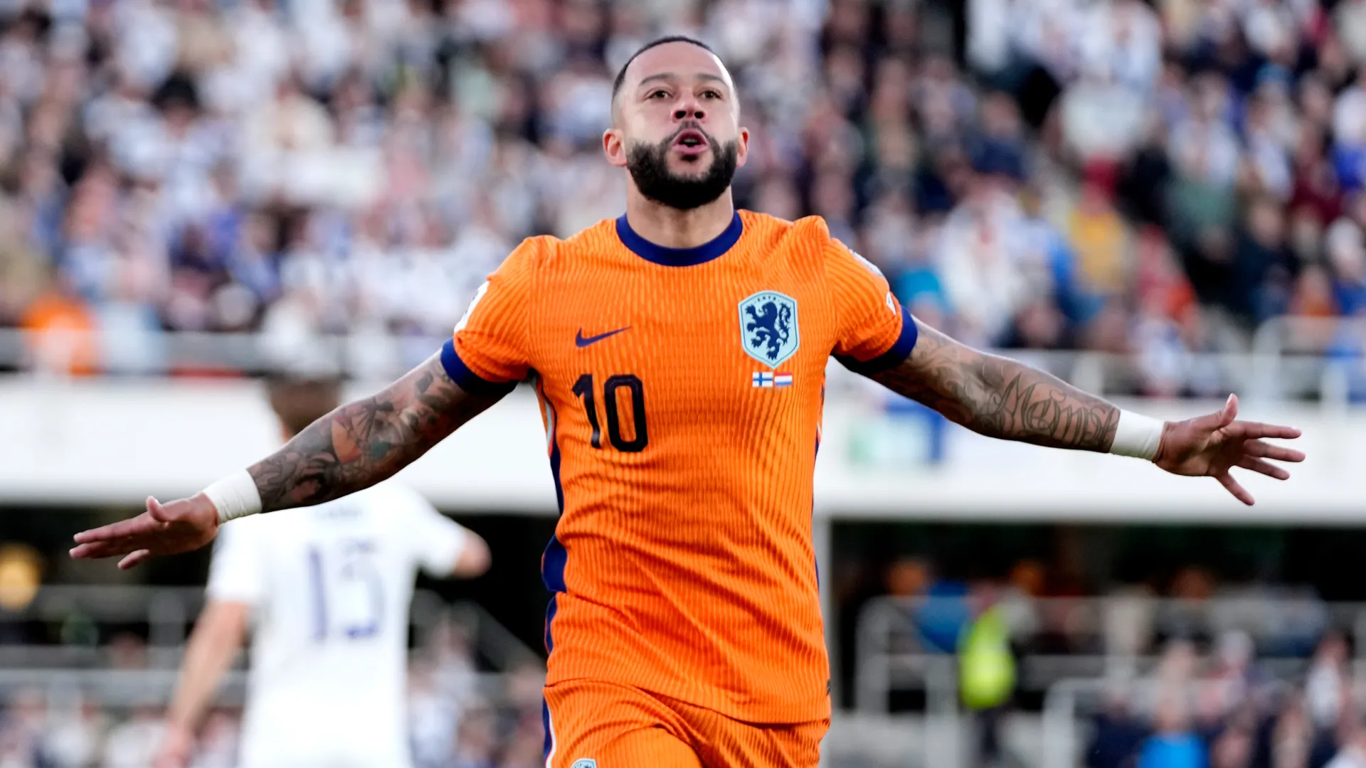 memphis-depay_1fumtwag1h5n0130i30v3og5ip.jpg