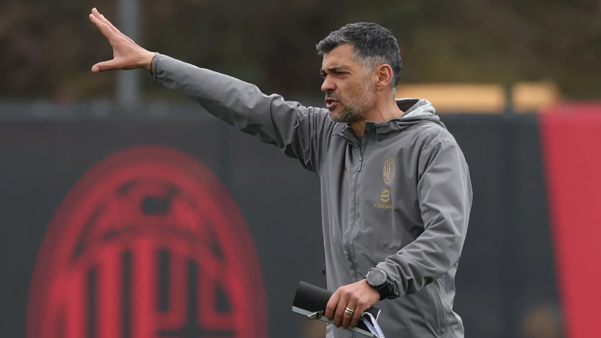 ac-milan-head-coach-sergio-conceicao_1rkxugmmrp0h81urwt7omy2wnr.jpg