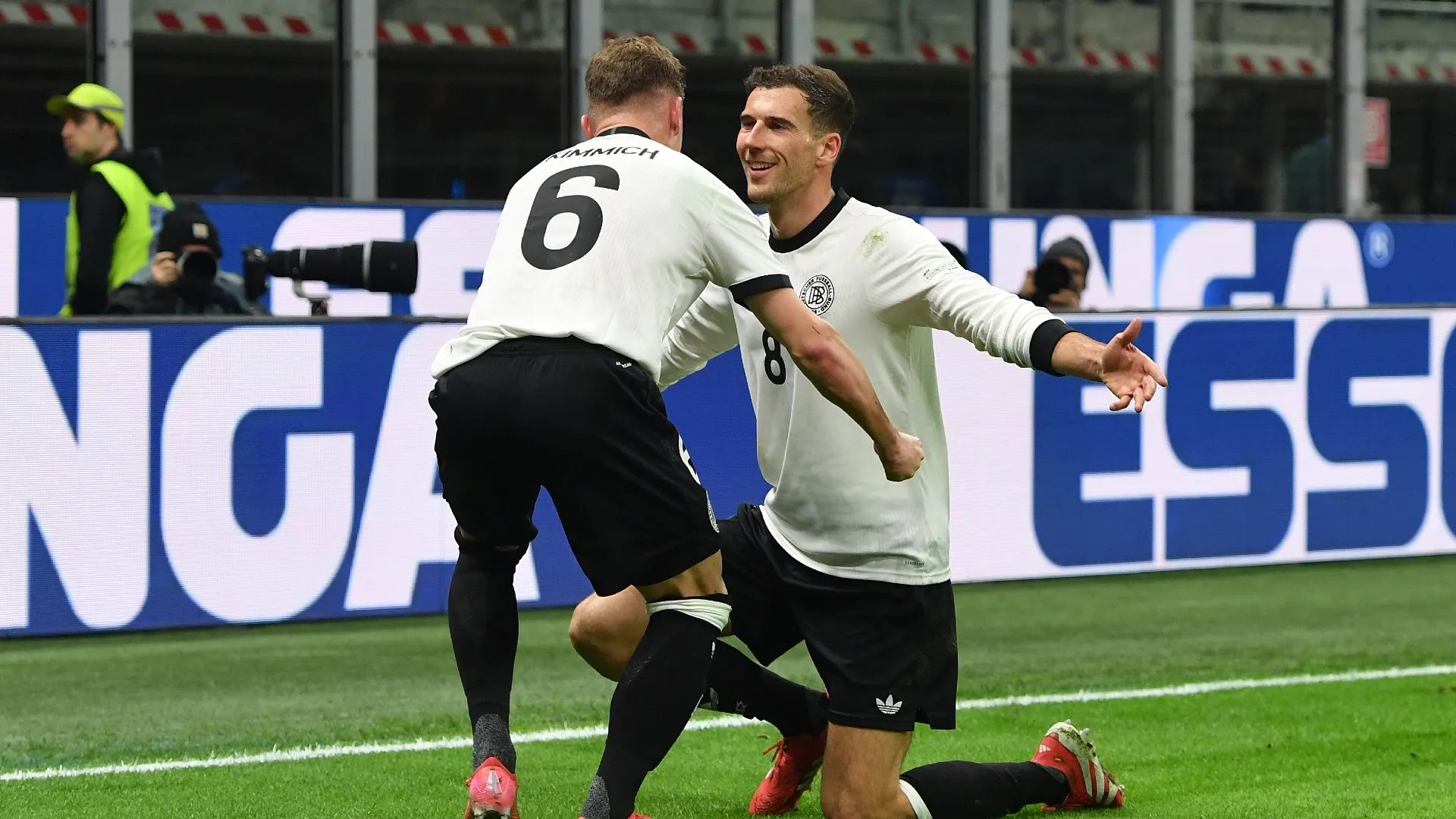 kimmich-goretzka_1tbyv1sdh7zki1tezvp88m65l2.jpg