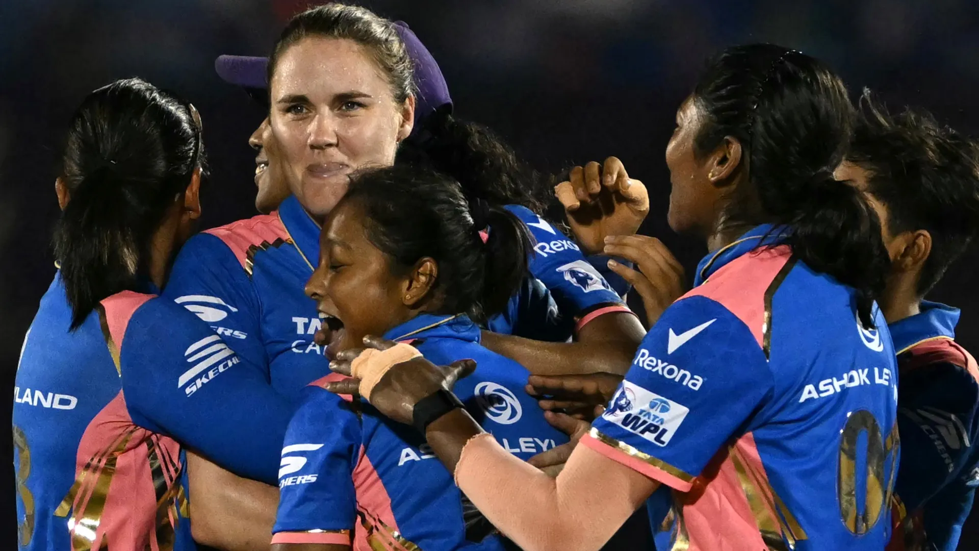 mumbai-indians-nat-sciver-brunt-celebrates-with-team-mates_nuqk7dor2k181dpqiqg2i1rk7.jpg