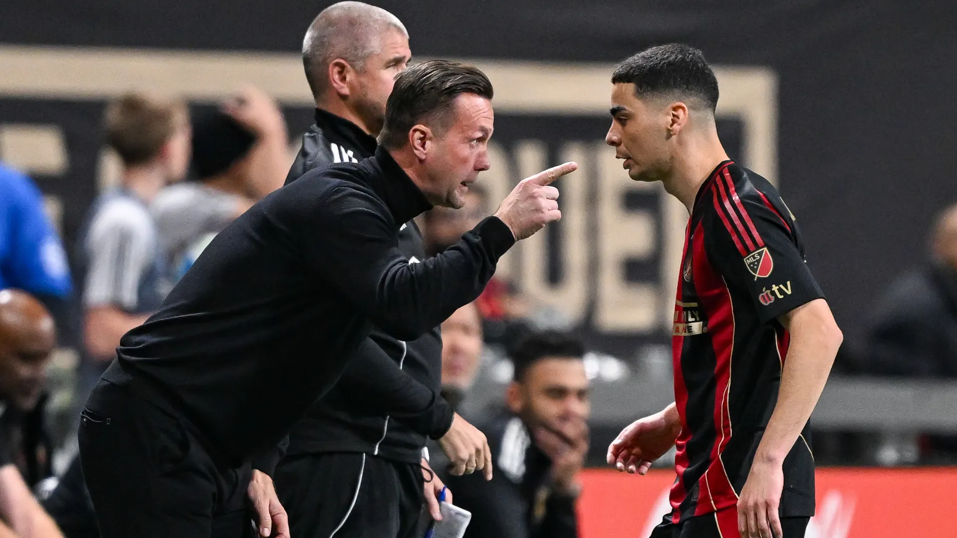 ronny-deila-and-miguel-almiron_vze84dtanyo71t8getds1z7o8.png