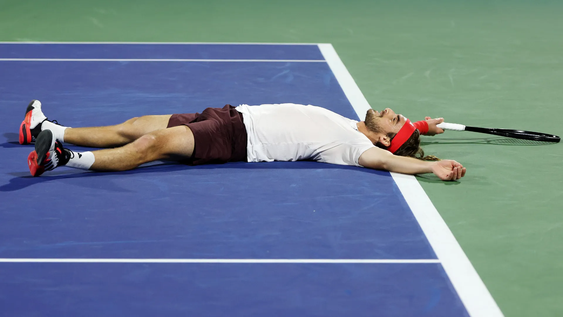 stefanos-tsitsipas_1c6a4az2au56c17wsraw4jo65n.png