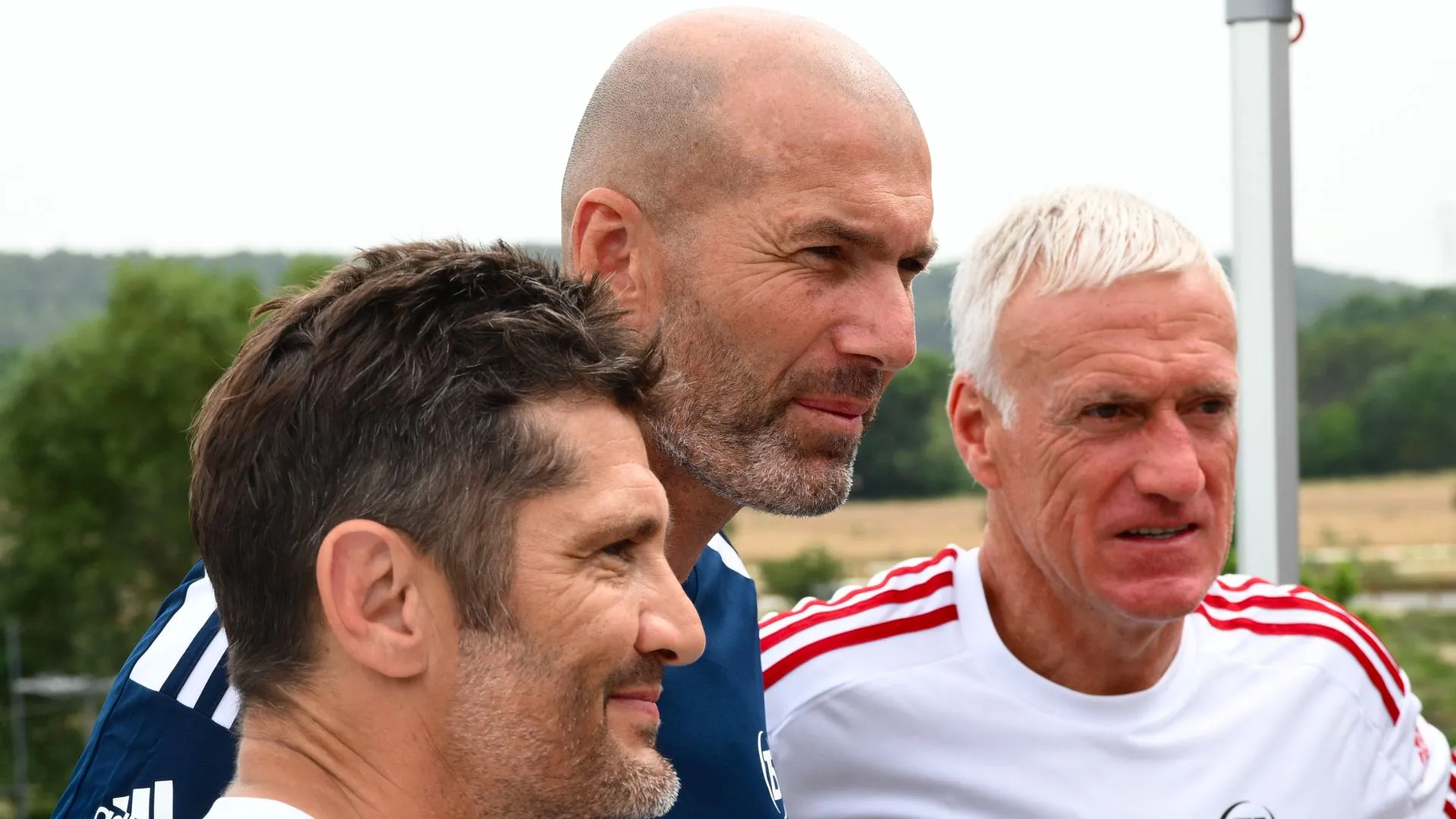 zinedine-zidane-didier-deschamps_ctihncg90gor1pkhrok2f4zw9.jpg