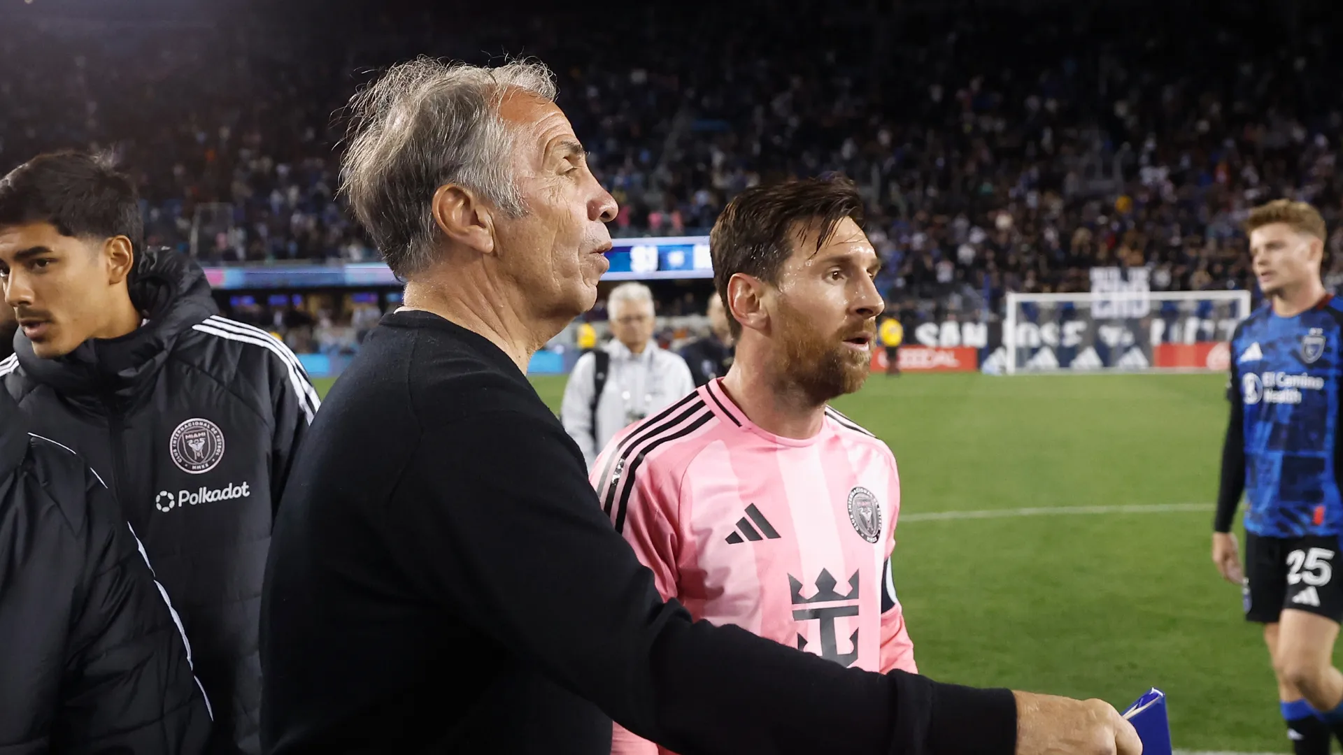 bruce-arena-and-lionel-messi_1jtbfamqxvhxnz1sr8e3tw63f.png